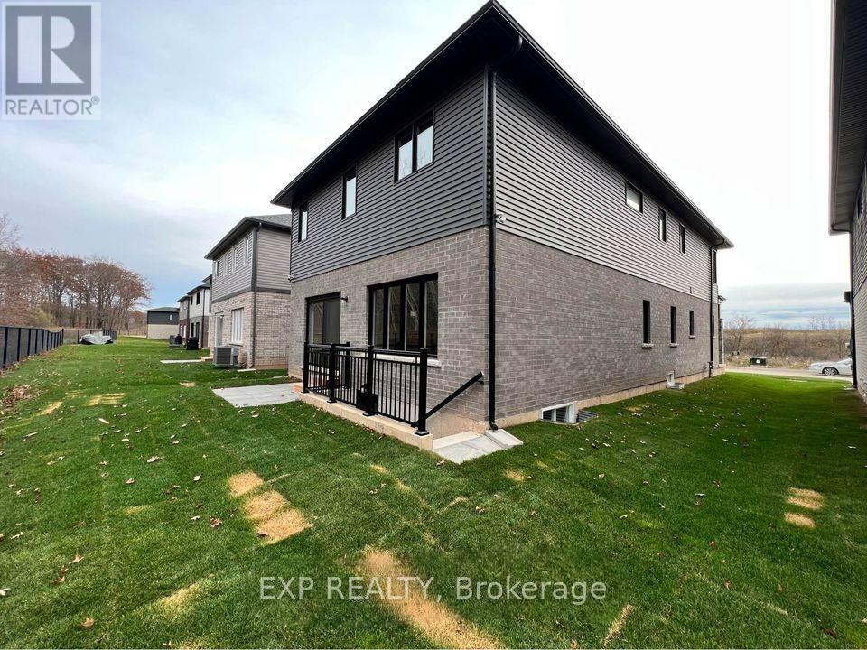 Photo 22 of 45 Willson Drive, Thorold ON