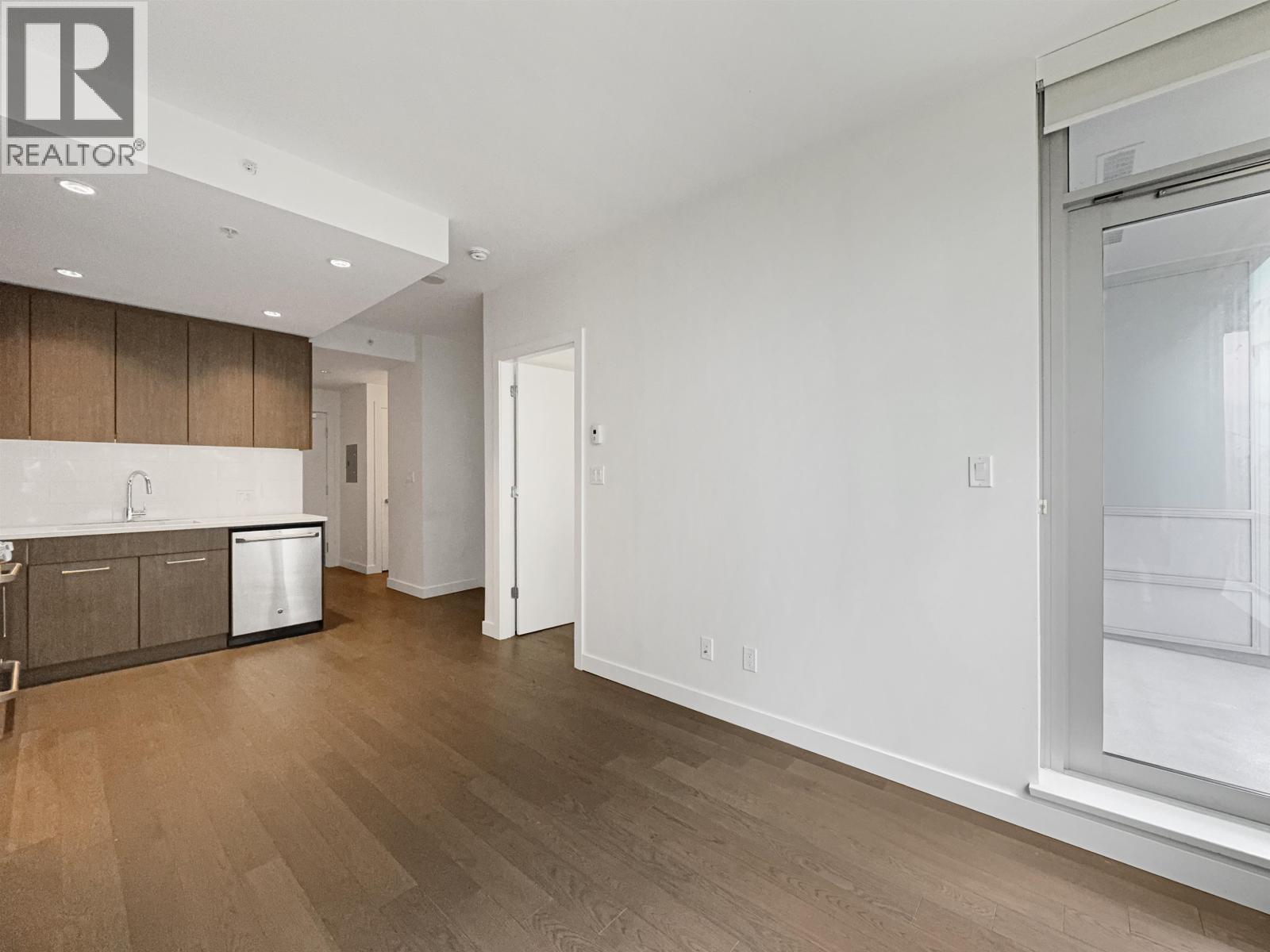 Photo 5 of 5 Xx 9060 University Crescent, Burnaby BC