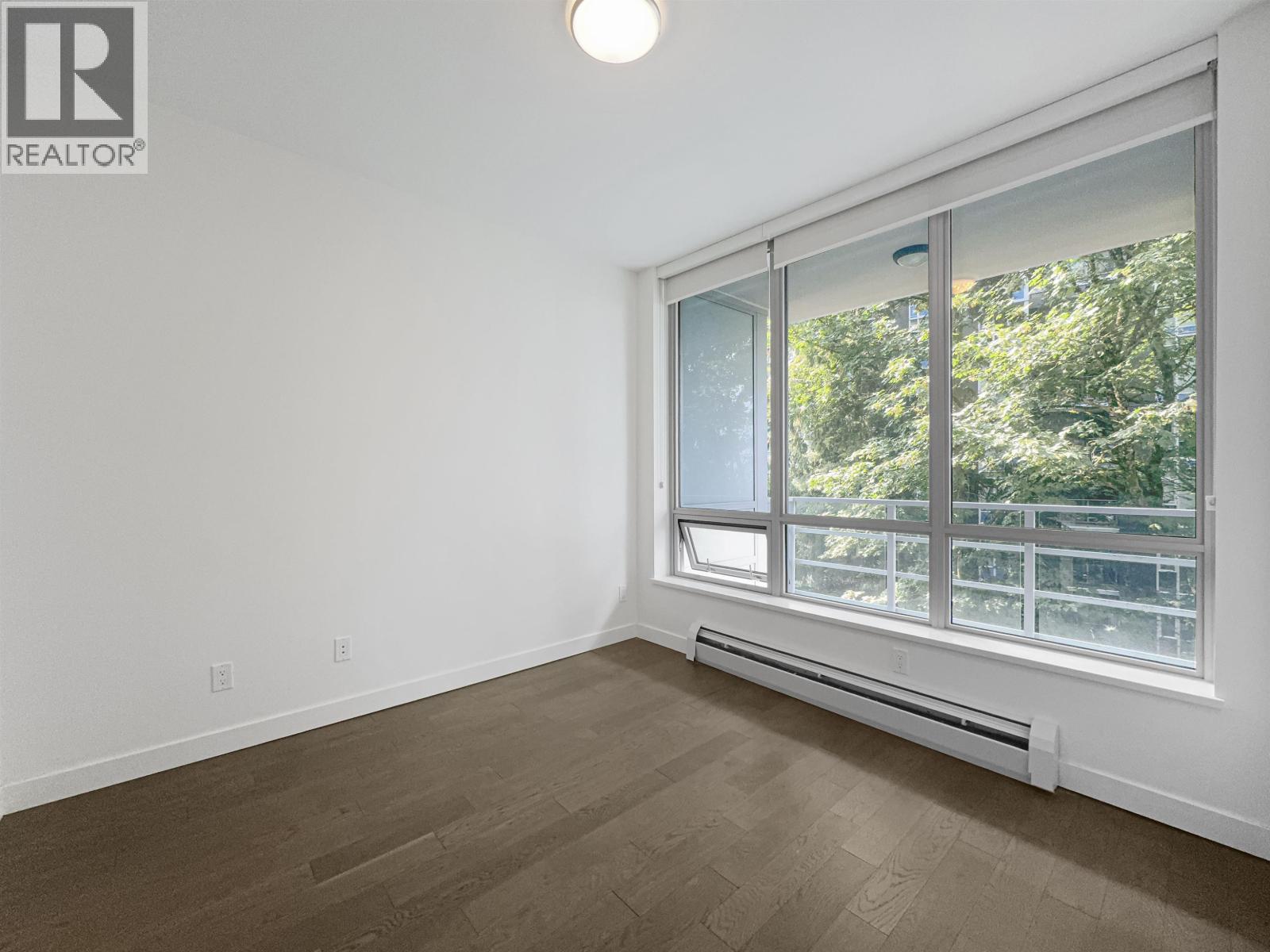 Photo 9 of 5 Xx 9060 University Crescent, Burnaby BC