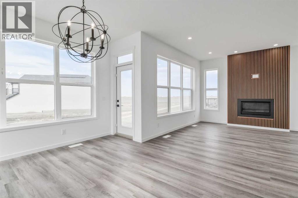 Photo 1 of 36 Magnolia Crescent Se, Calgary AB
