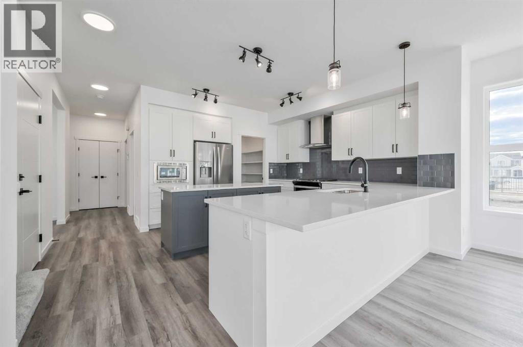 Photo 11 of 36 Magnolia Crescent Se, Calgary AB