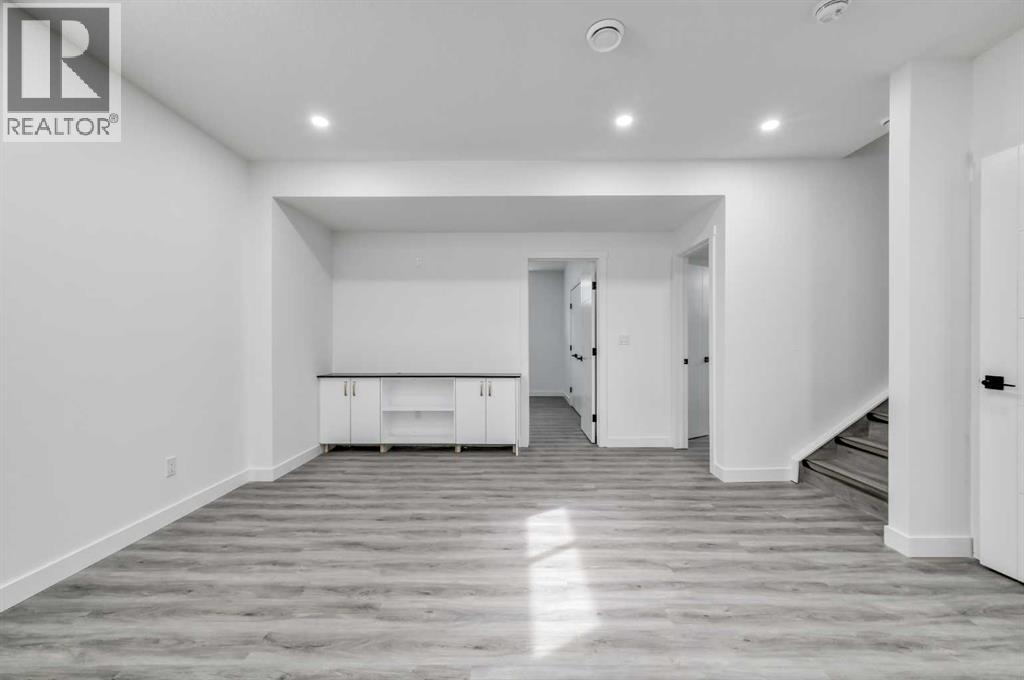 Photo 33 of 36 Magnolia Crescent Se, Calgary AB
