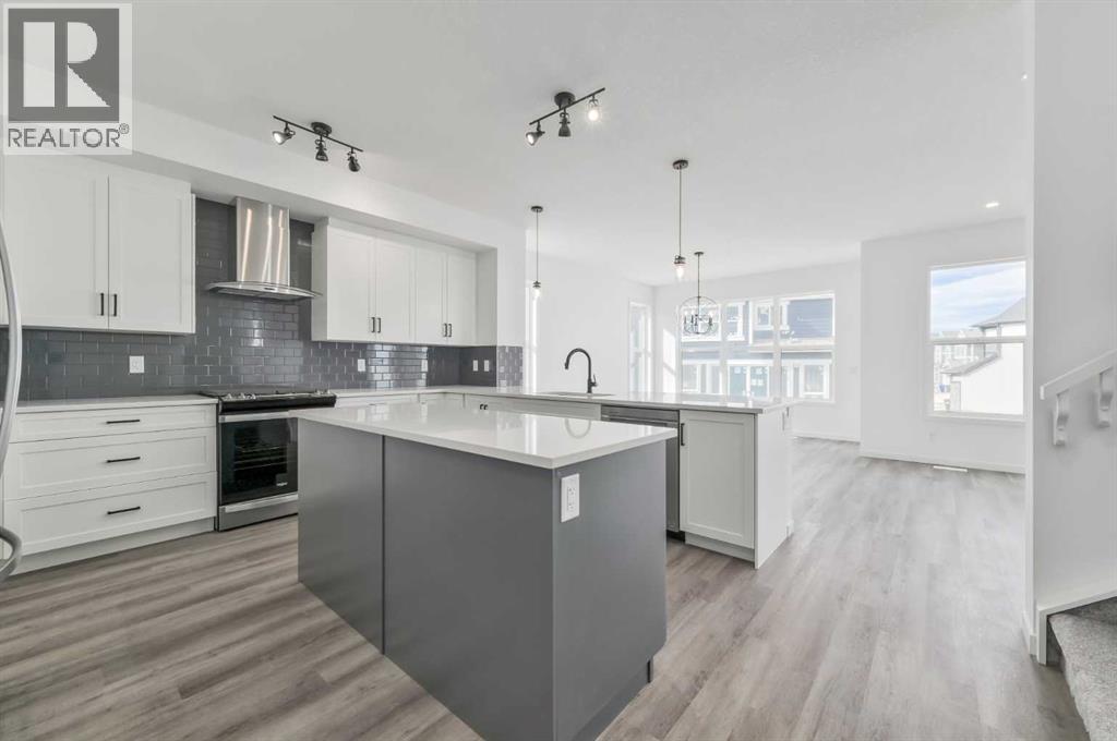 Photo 9 of 36 Magnolia Crescent Se, Calgary AB