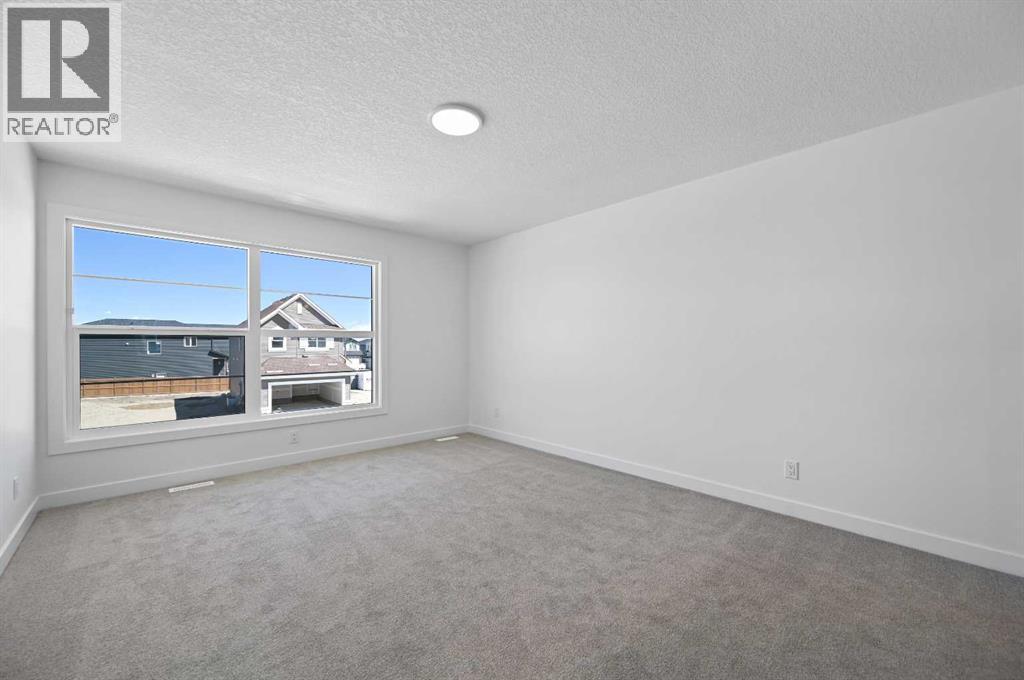 Photo 6 of 430 Corner Glen Way Ne, Calgary AB