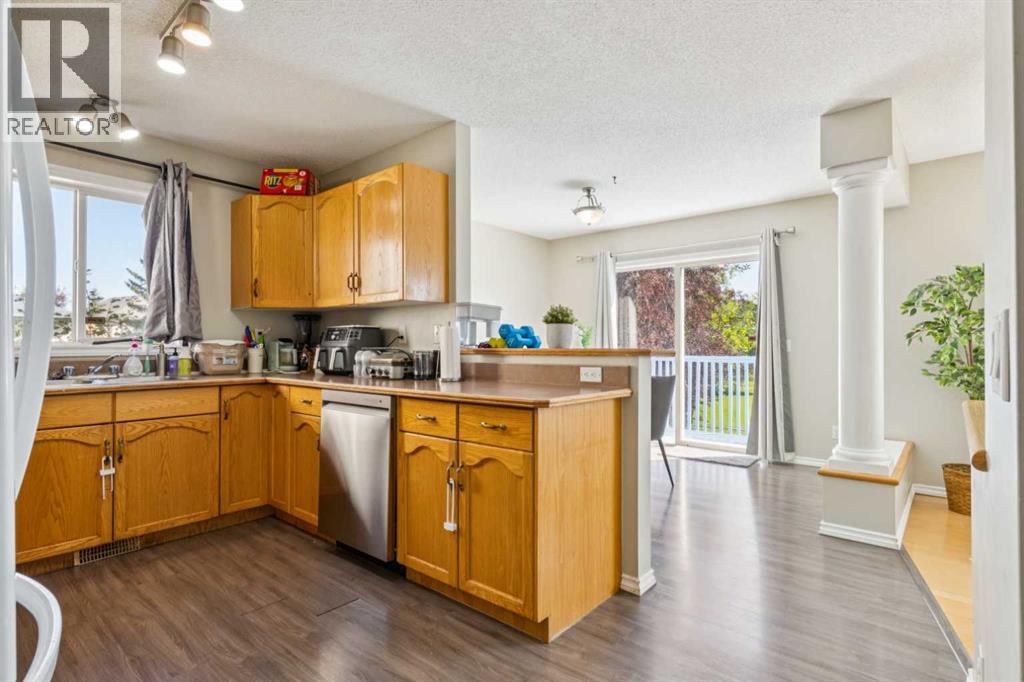 Single Family House for Sale in  Somerside Place SW Somerset Calgary 