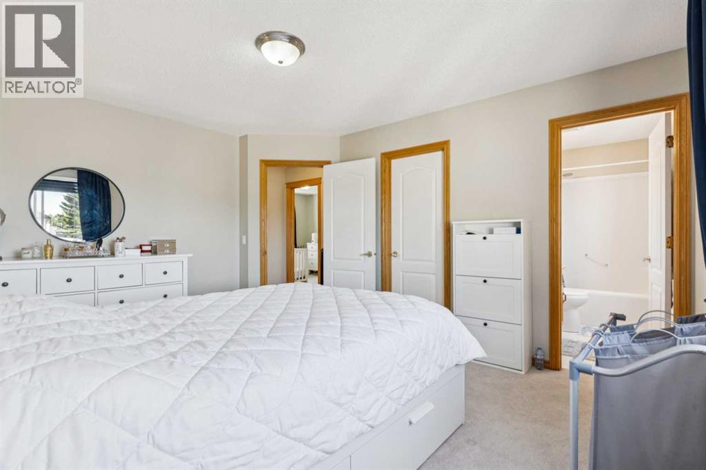 Single Family House for Sale in  Somerside Place SW Somerset Calgary 