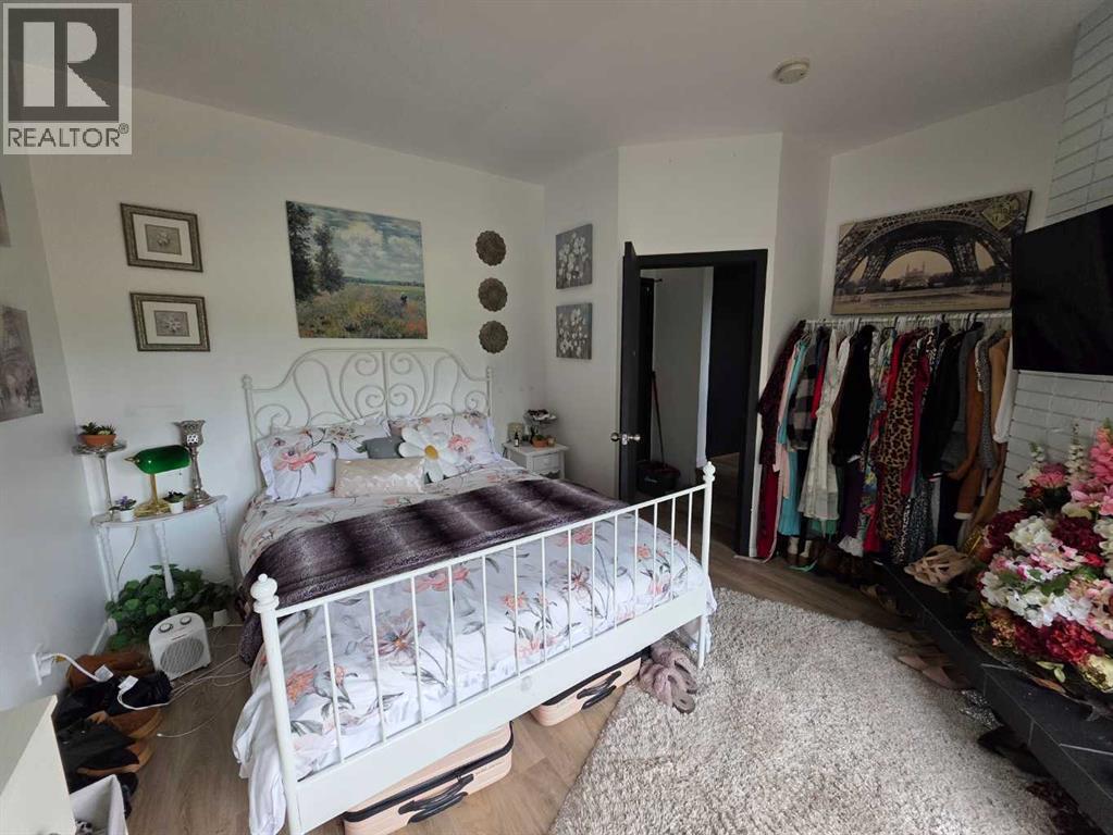 Single Family House for Sale in  Brookpark Crescent SW Braeside Calgary 