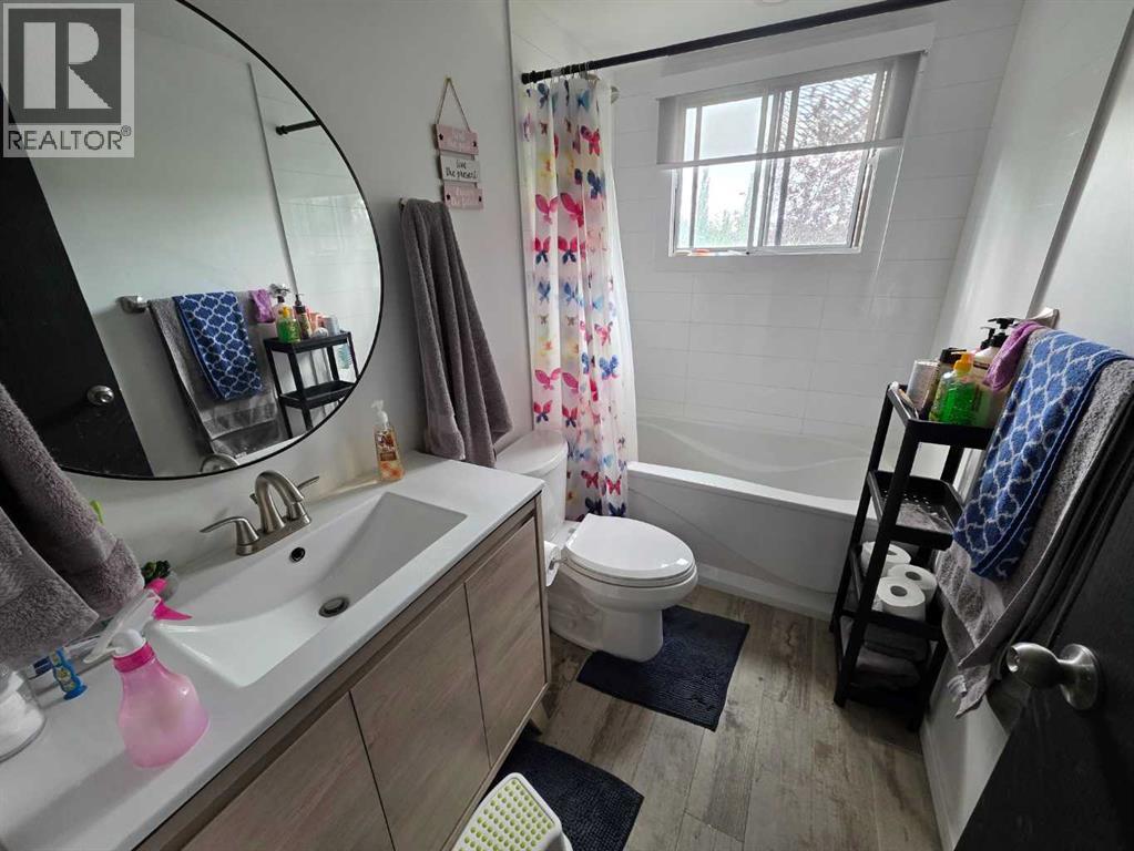 Single Family House for Sale in  Brookpark Crescent SW Braeside Calgary 