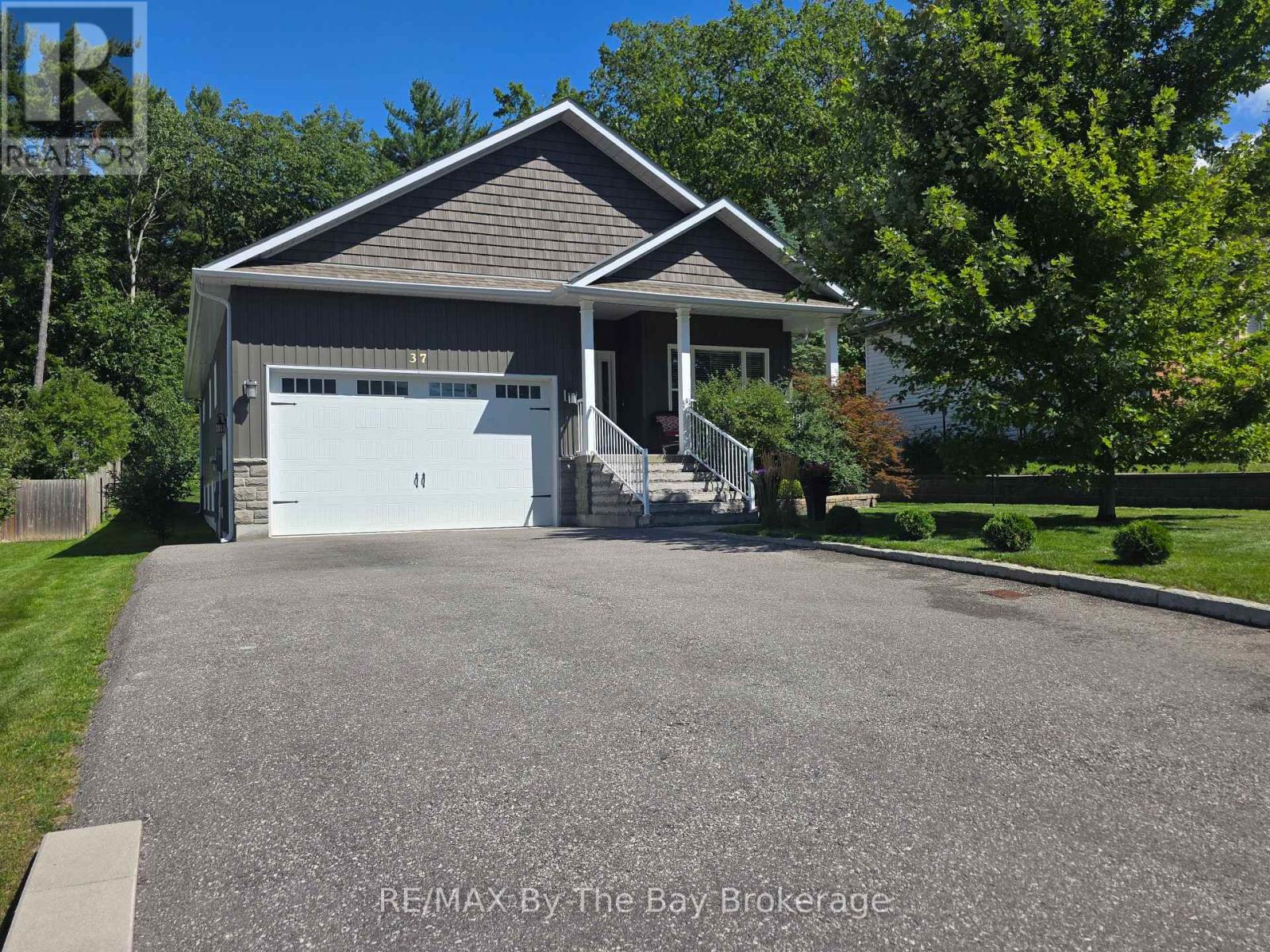 Photo 1 of 37 Wesley Avenue, Wasaga Beach ON