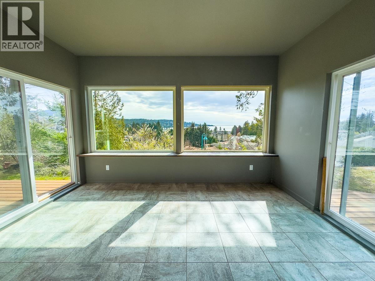 5628 MEDUSA PLACE, Sechelt
