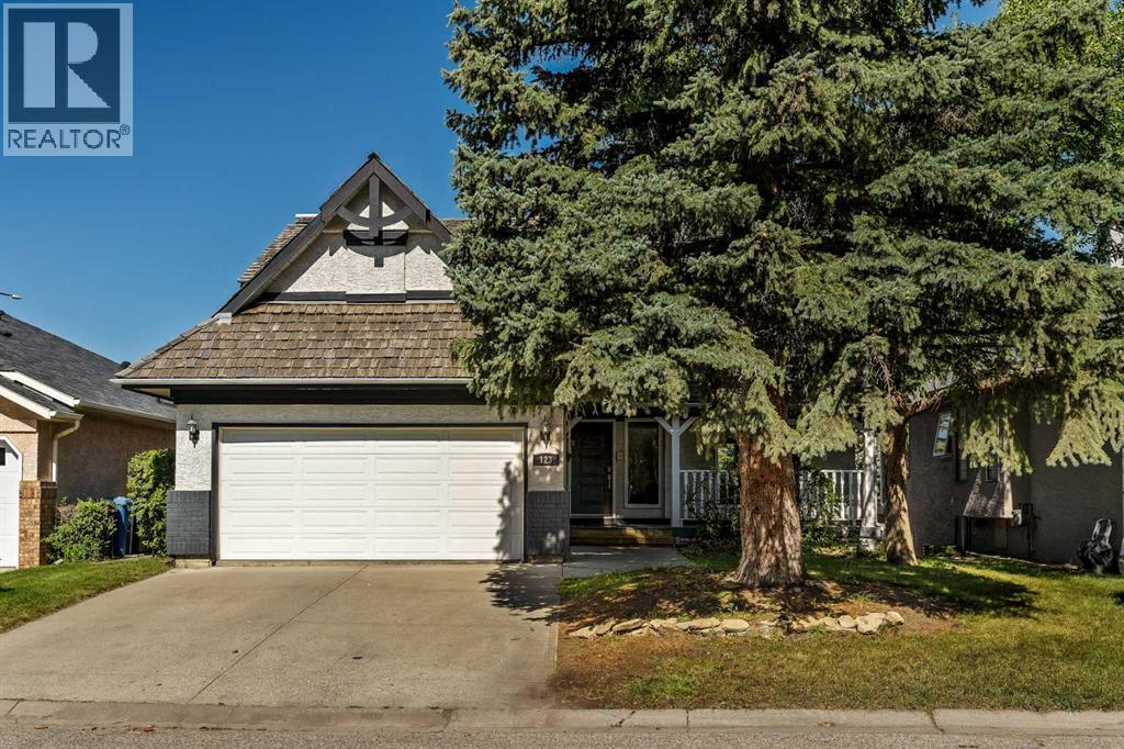 Photo 2 of 123 Scenic Park Crescent Nw, Calgary AB