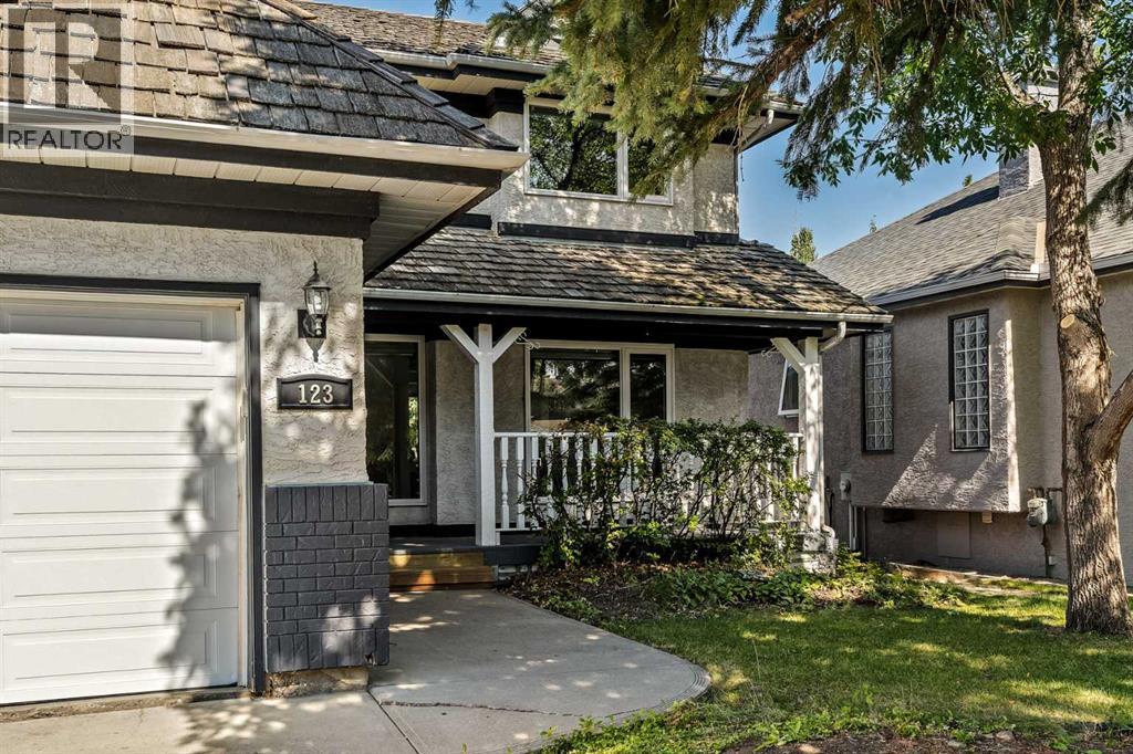 Photo 4 of 123 Scenic Park Crescent Nw, Calgary AB