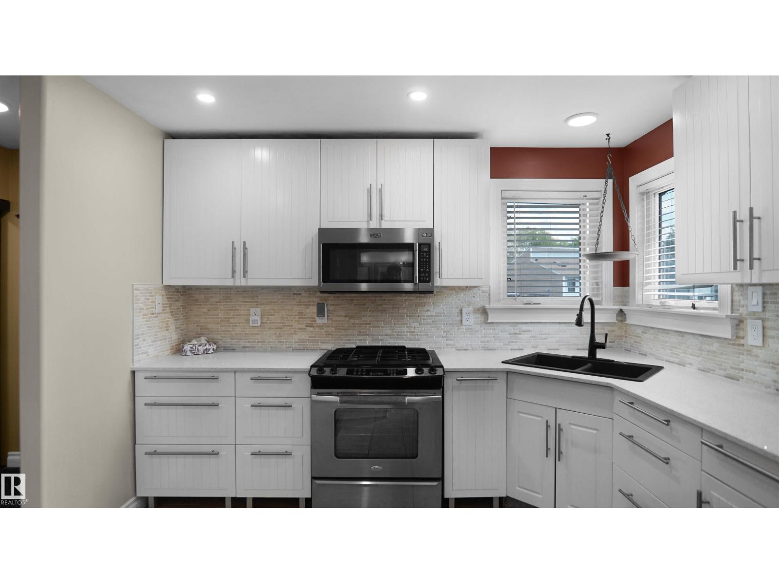 Photo 13 of 1228 65 St Nw, Edmonton AB