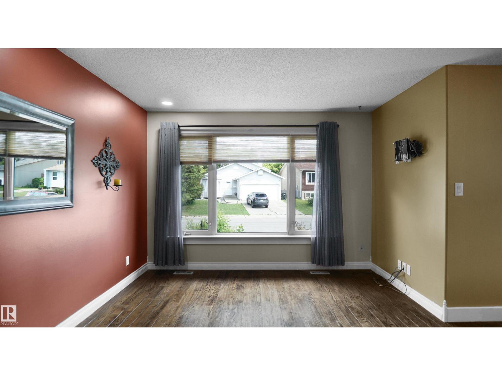 Photo 16 of 1228 65 St Nw, Edmonton AB