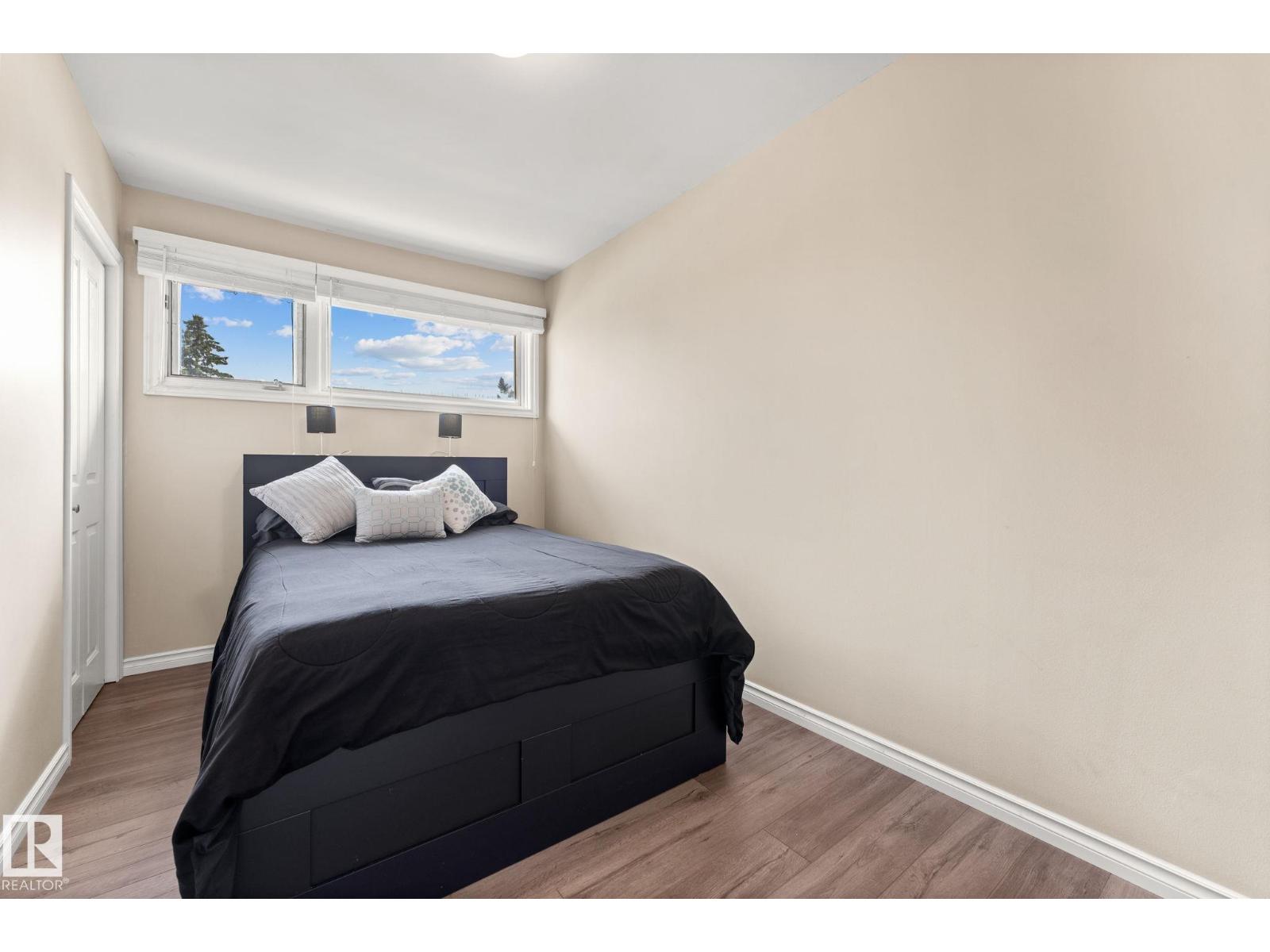 Photo 19 of 8216 133 A Av Nw, Edmonton AB