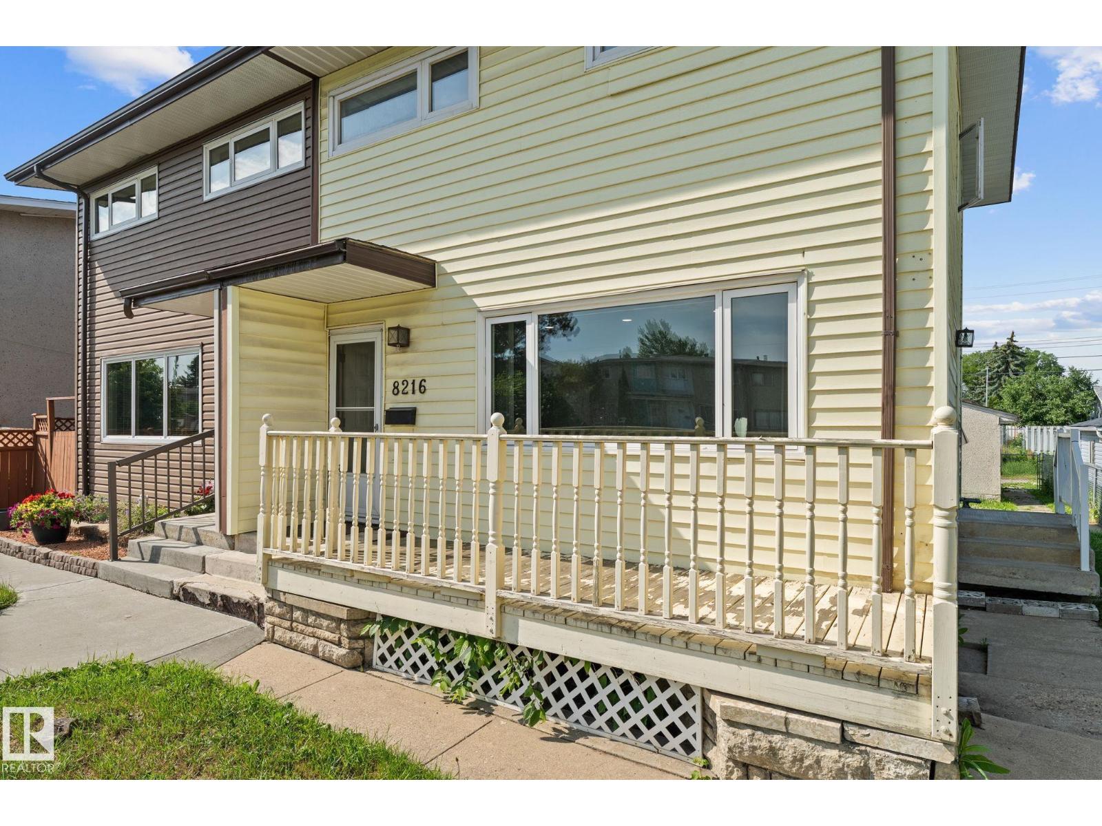 Photo 2 of 8216 133 A Av Nw, Edmonton AB