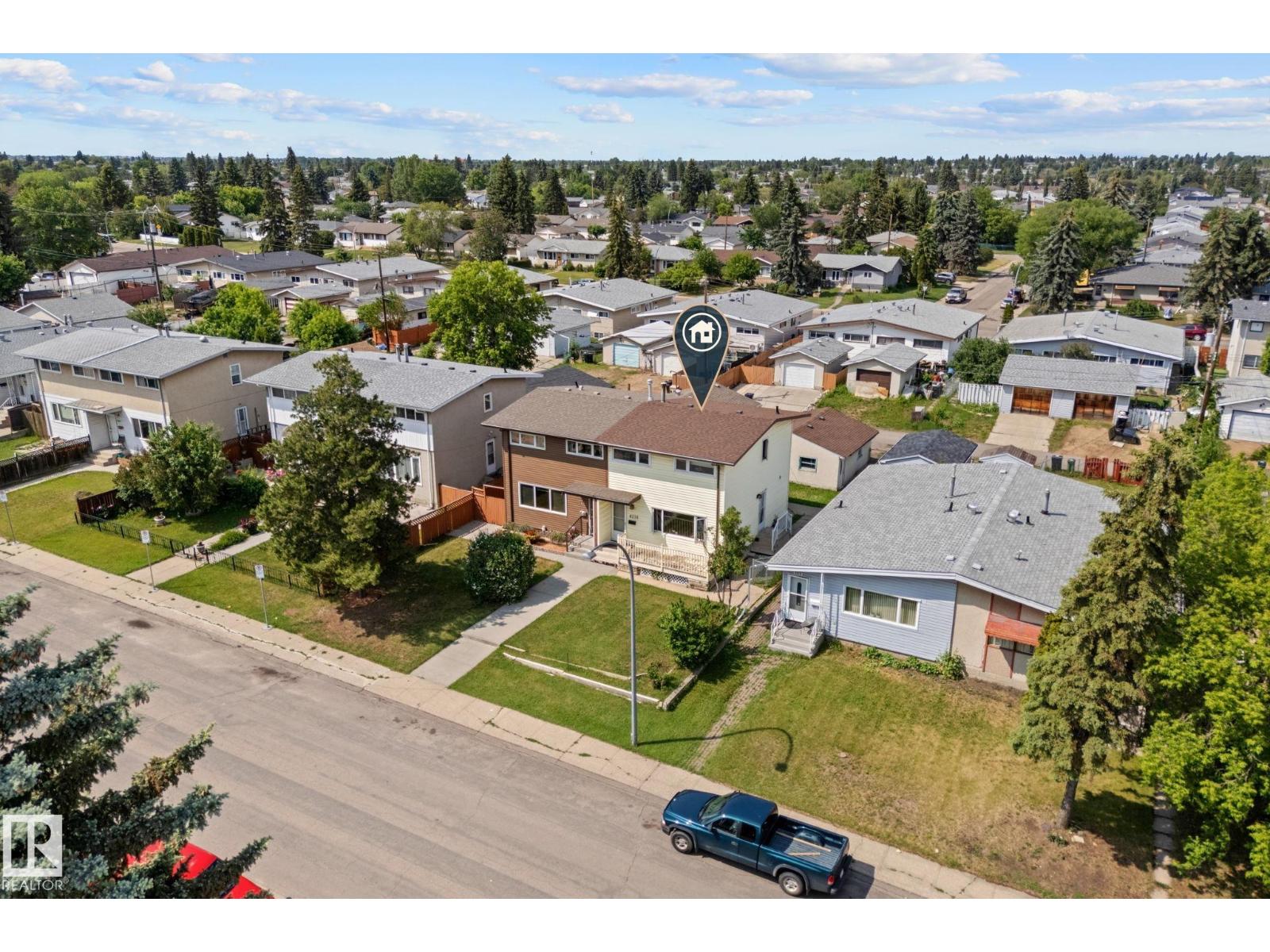 Photo 32 of 8216 133 A Av Nw, Edmonton AB