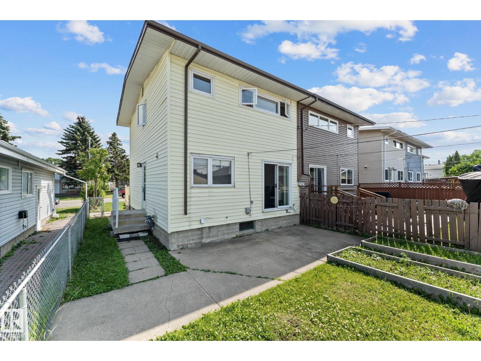 Photo 26 of 8216 133 A Av Nw, Edmonton AB