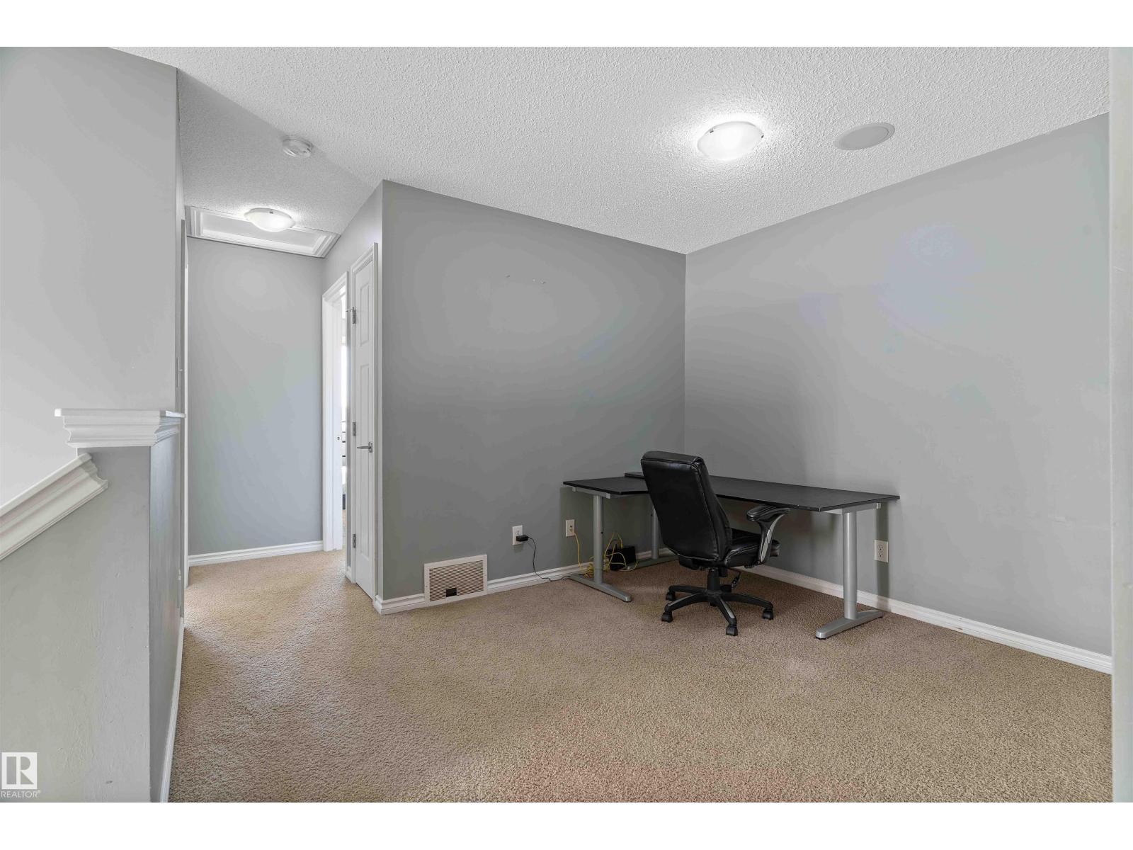 Photo 16 of 2921 18 A Av Nw, Edmonton AB