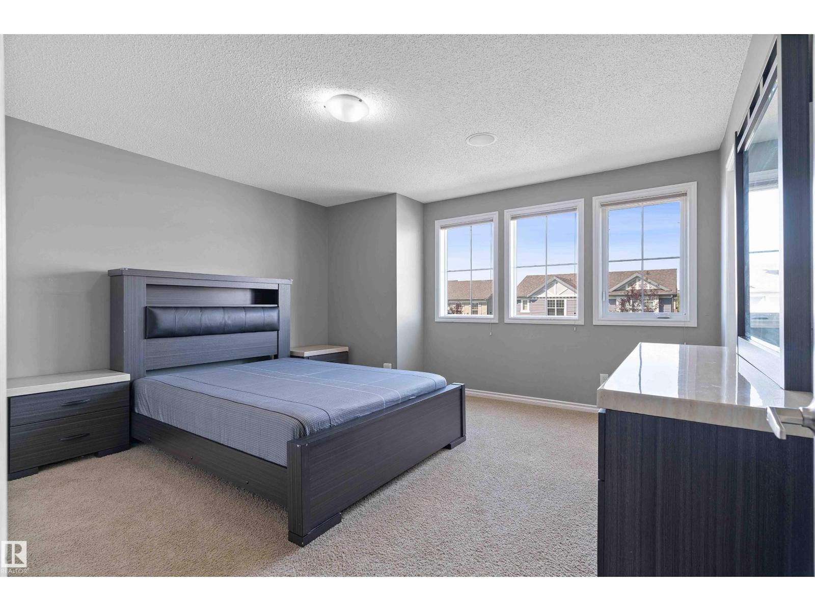 Photo 17 of 2921 18 A Av Nw, Edmonton AB