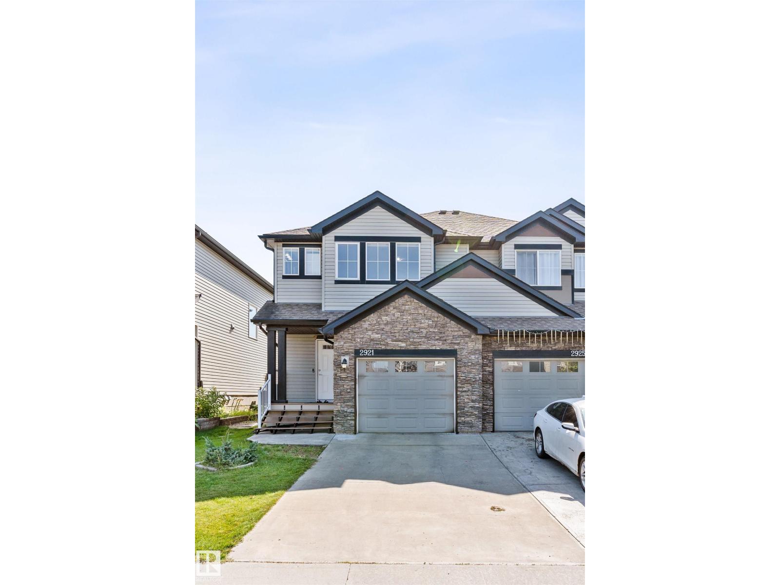 Photo 3 of 2921 18 A Av Nw, Edmonton AB