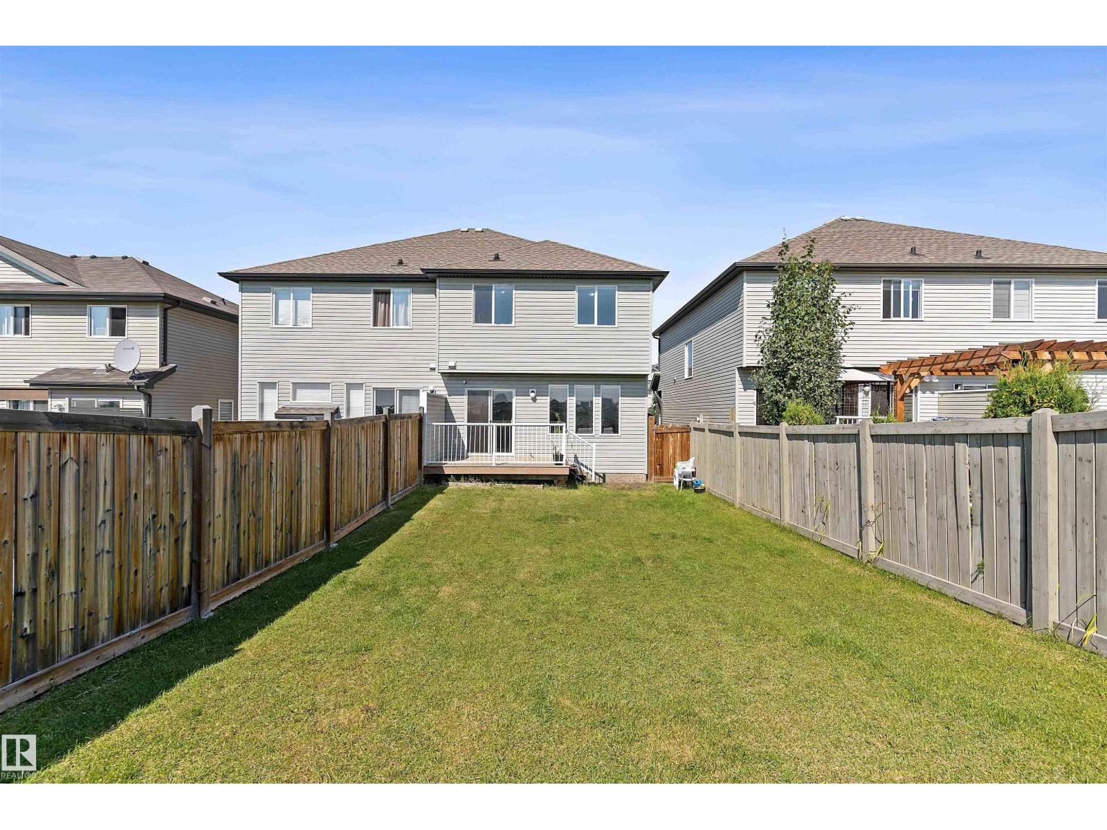 Photo 5 of 2921 18 A Av Nw, Edmonton AB