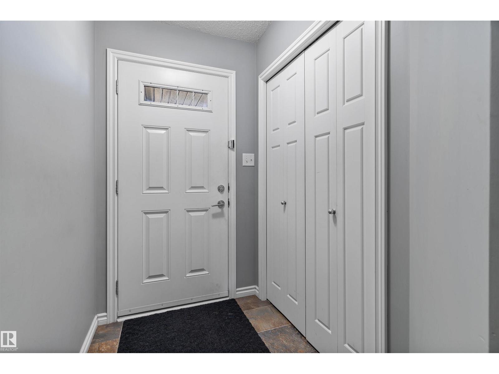 Photo 7 of 2921 18 A Av Nw, Edmonton AB