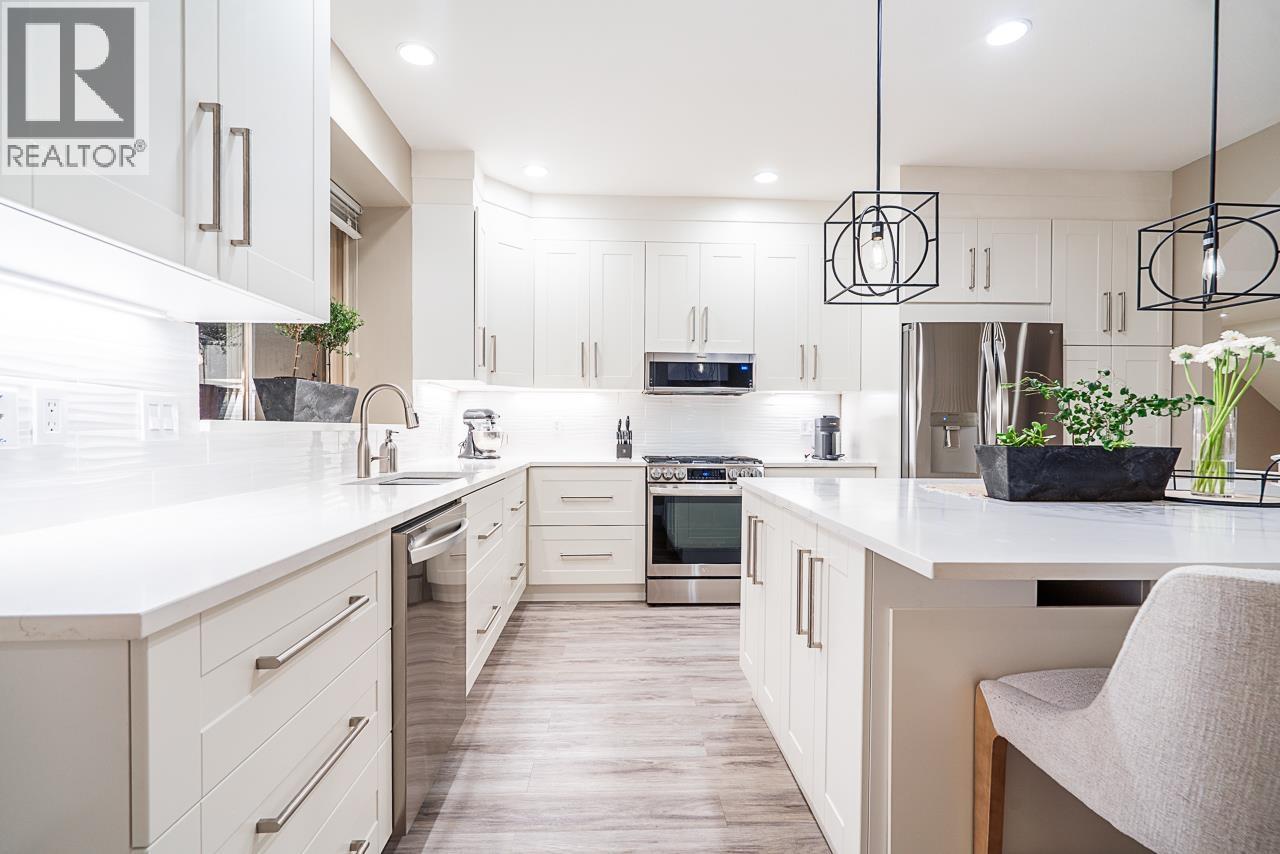 Photo 5 of 89 Fernway Drive, Port Moody BC