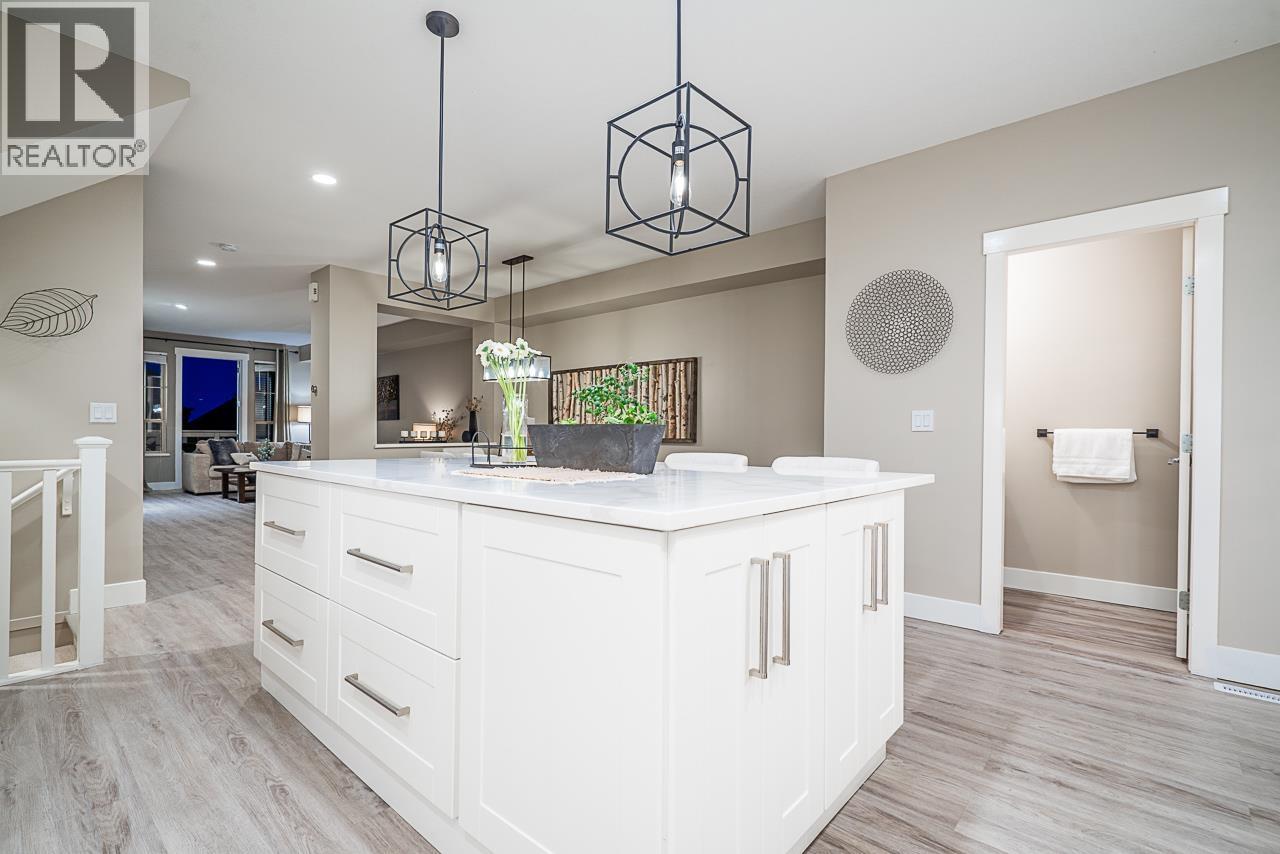 Photo 6 of 89 Fernway Drive, Port Moody BC