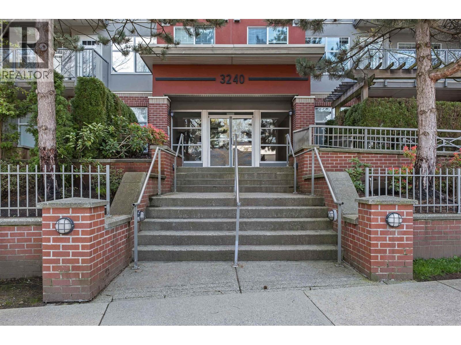 Photo 23 of 106 3240 St Johns Street, Port Moody BC
