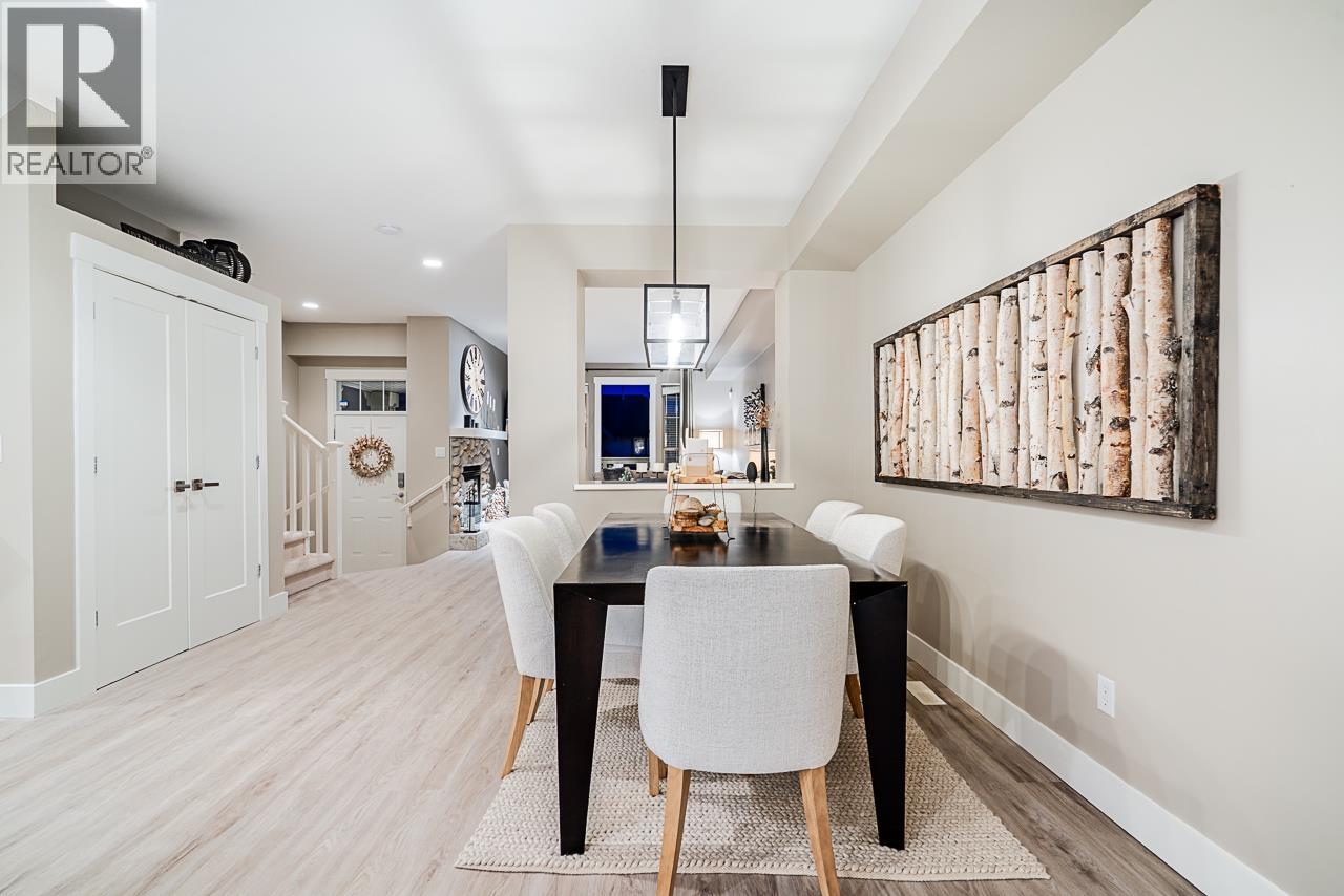 Photo 3 of 89 Fernway Drive, Port Moody BC