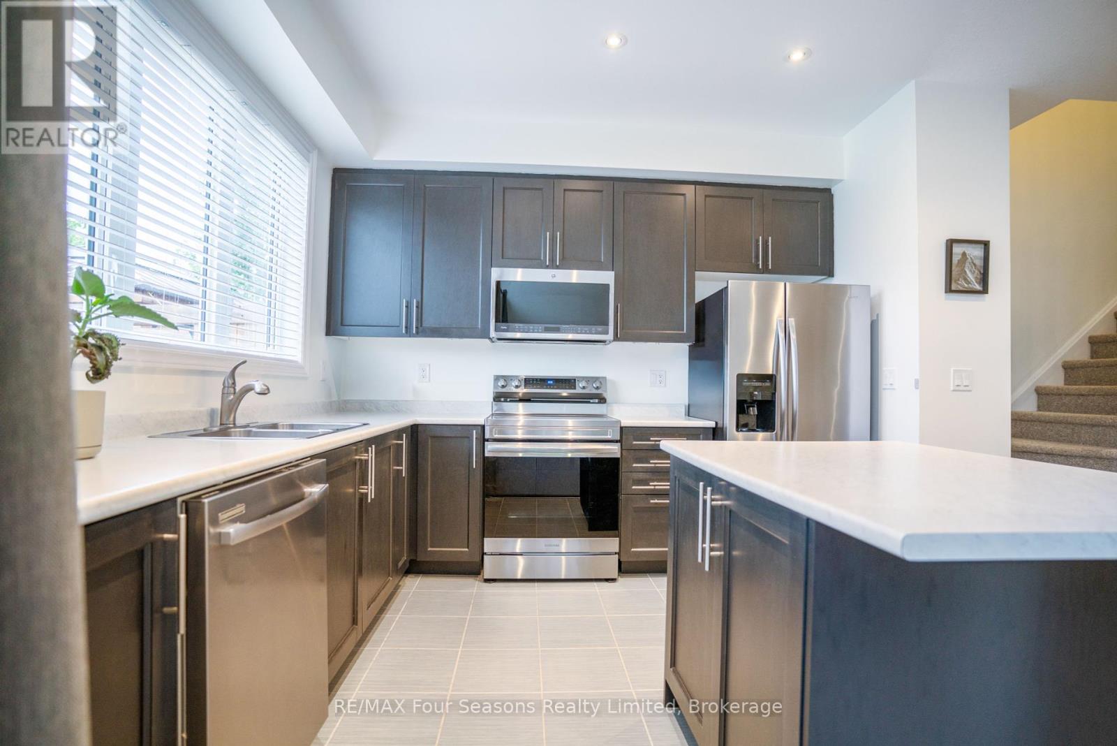 Photo 12 of 42 Lett Avenue, Collingwood ON