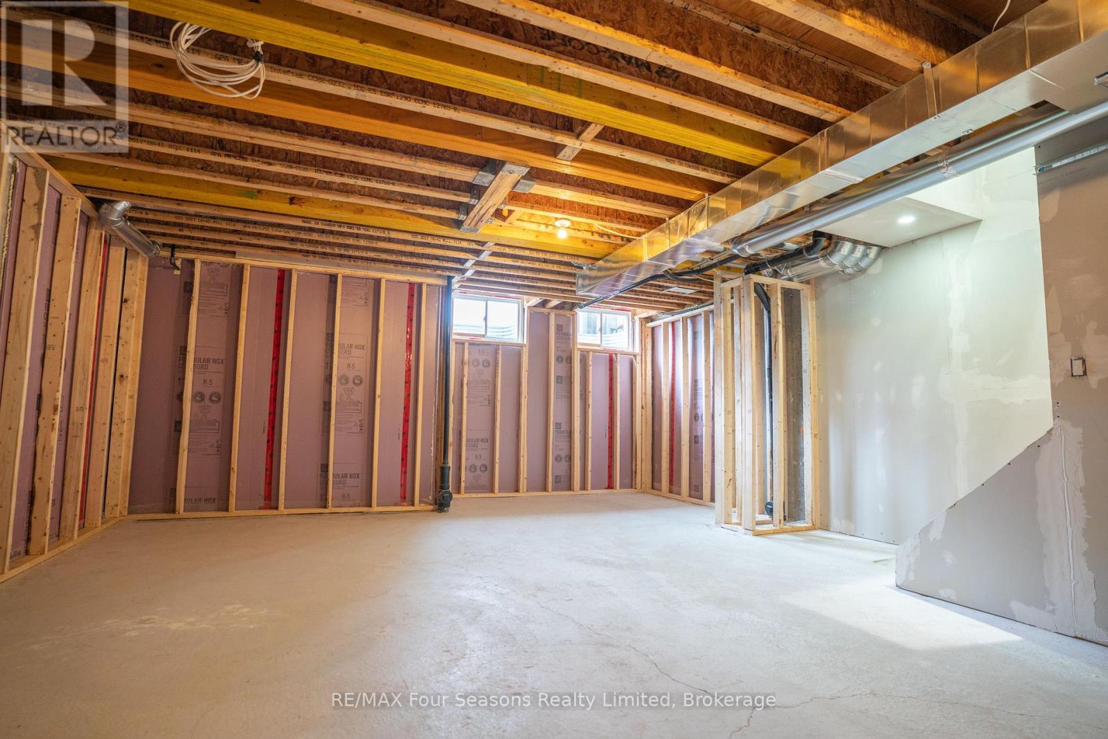 Photo 24 of 42 Lett Avenue, Collingwood ON