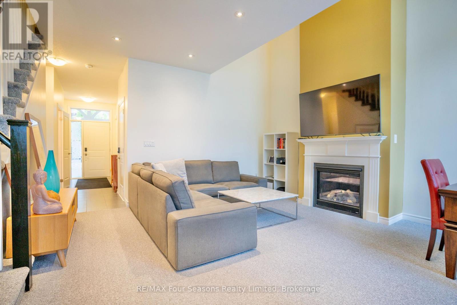 Photo 8 of 42 Lett Avenue, Collingwood ON