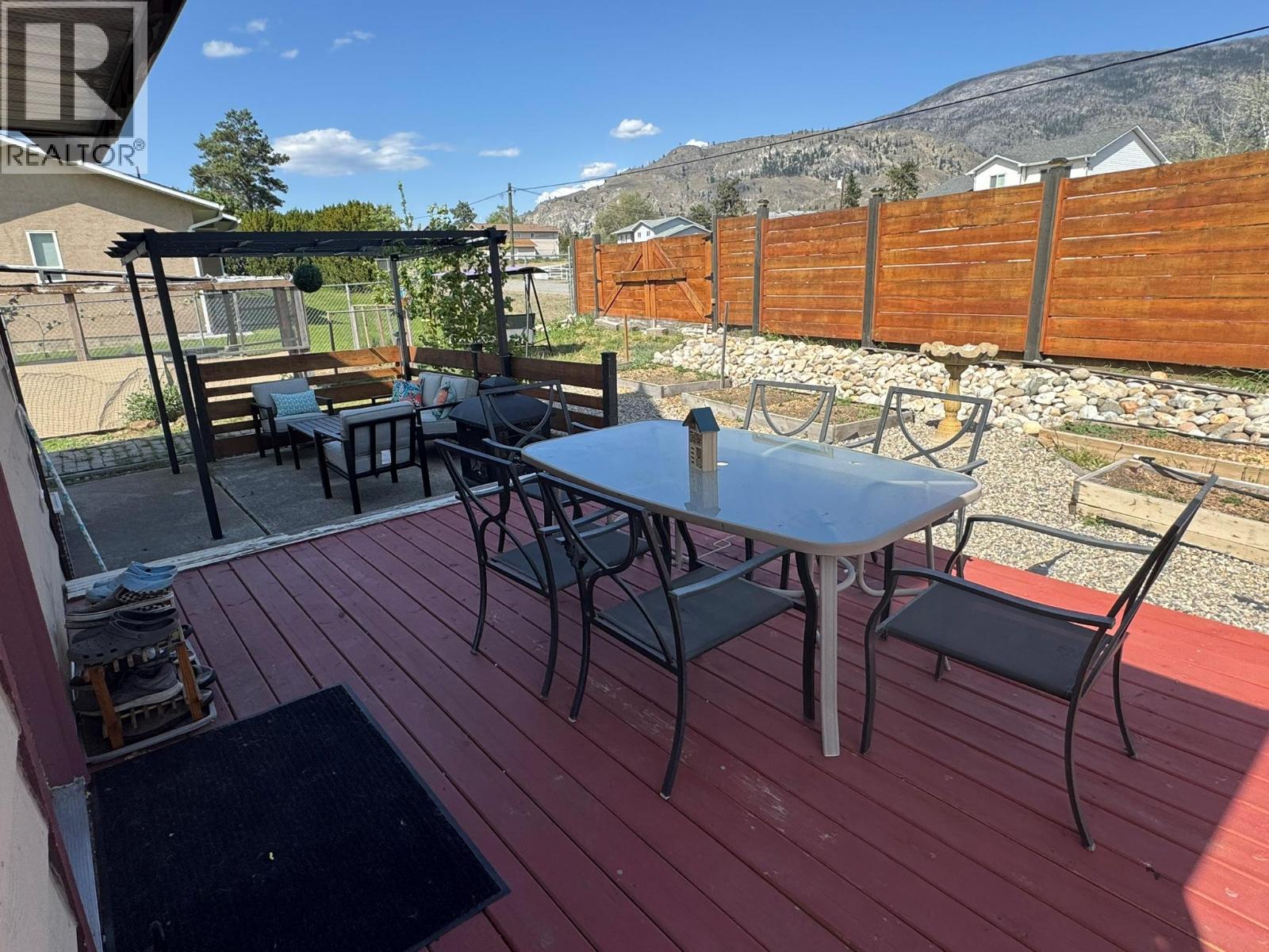 7137 TUCELNUIT Drive, Oliver