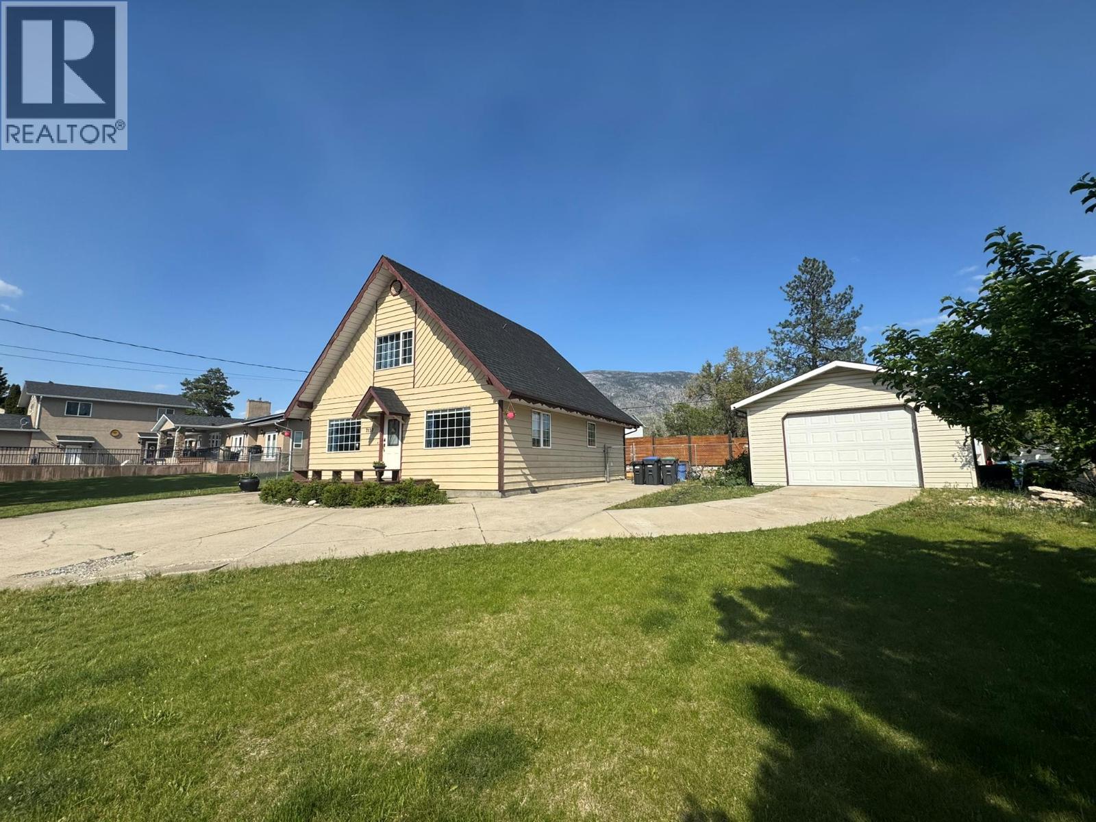7137 TUCELNUIT Drive, Oliver
