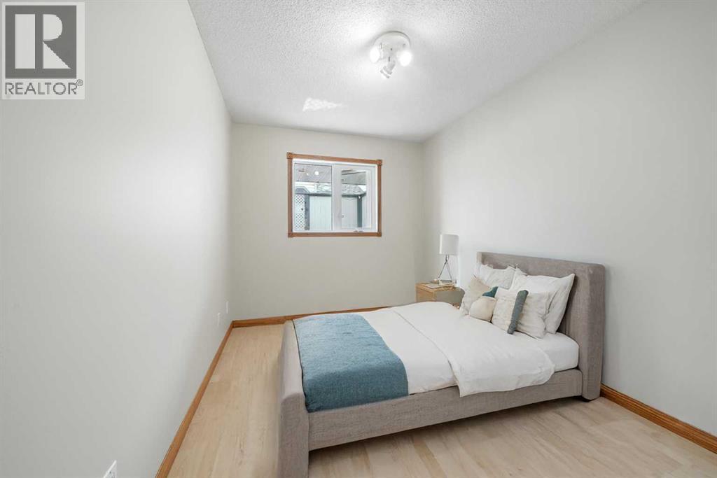 Photo 10 of 7 Kemp Avenue, Red Deer AB