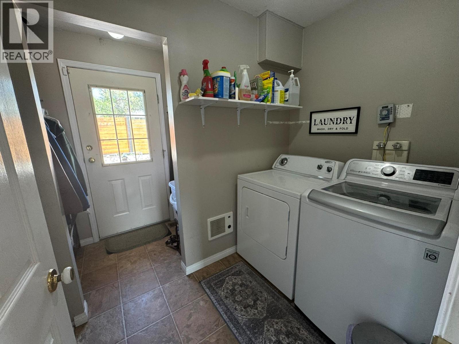 7137 TUCELNUIT Drive, Oliver