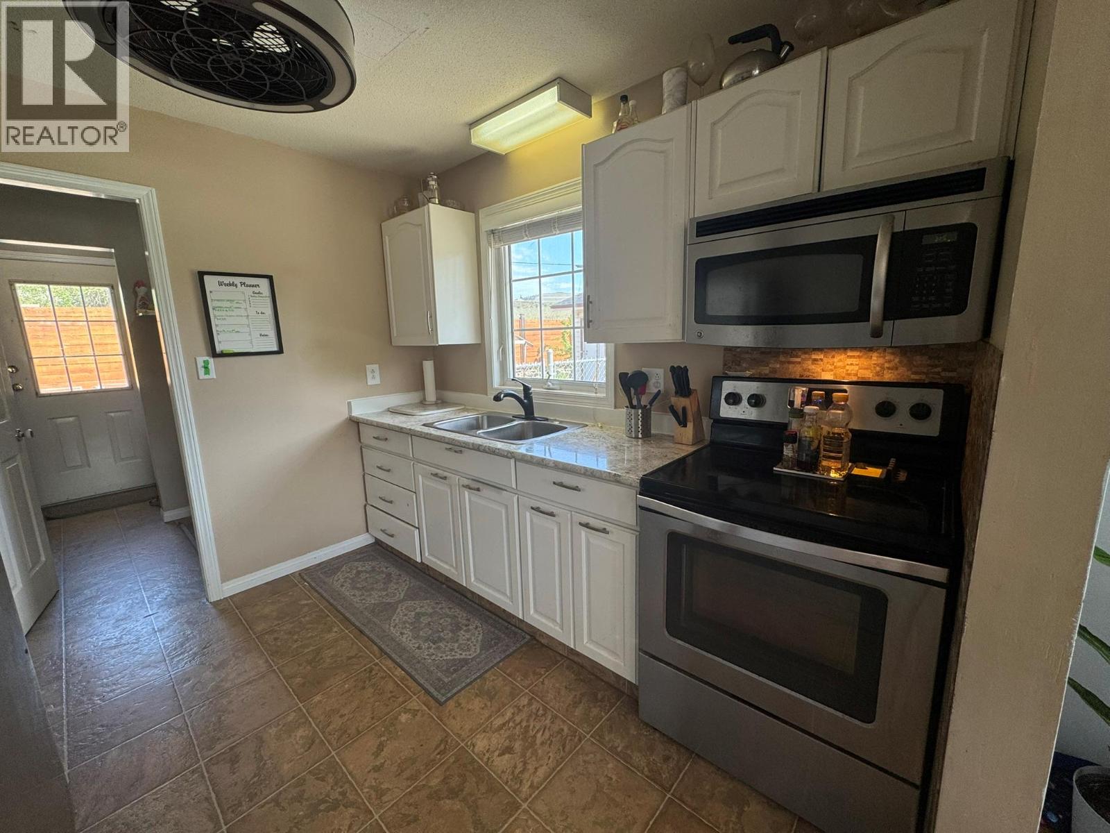 7137 TUCELNUIT Drive, Oliver