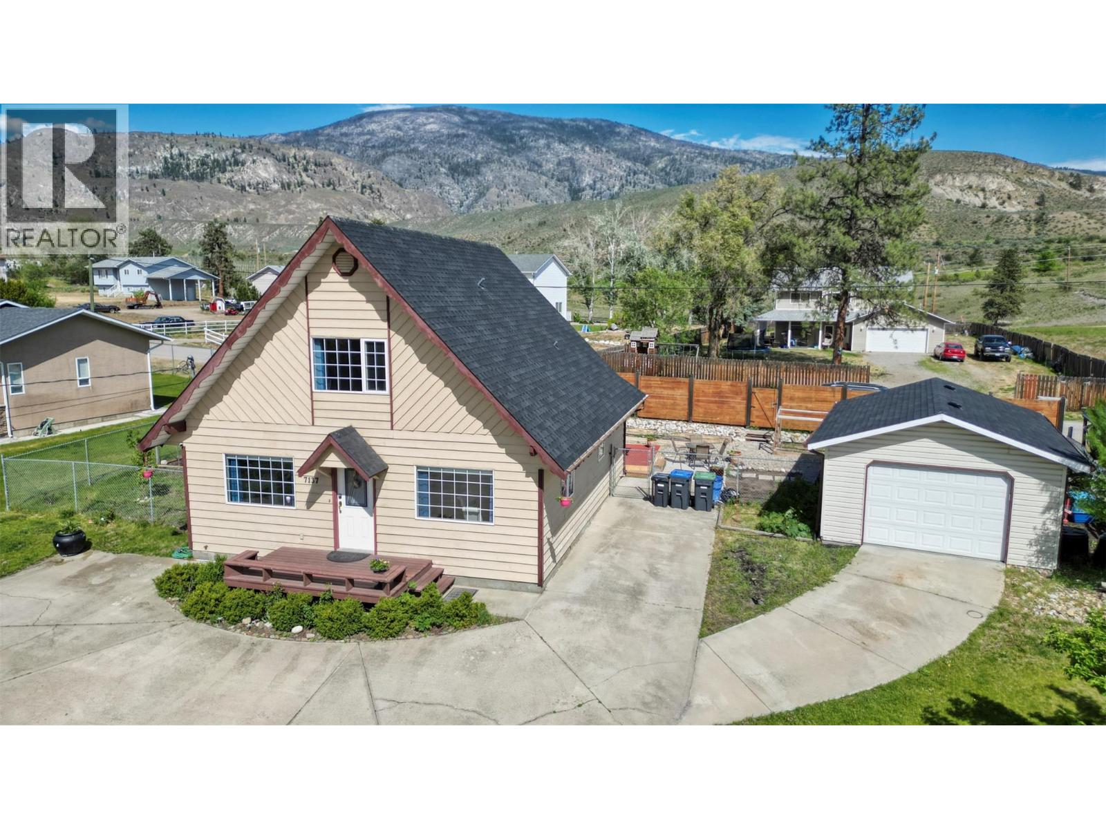 7137 TUCELNUIT Drive, Oliver