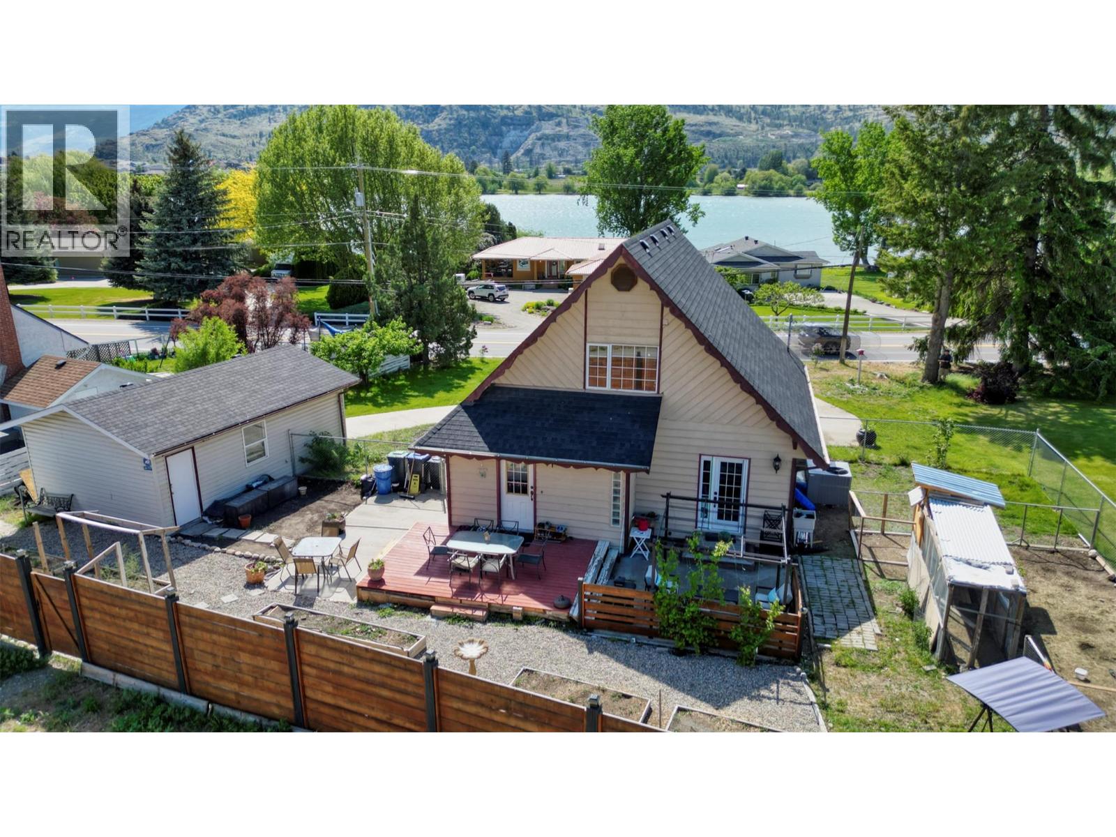 7137 TUCELNUIT Drive, Oliver
