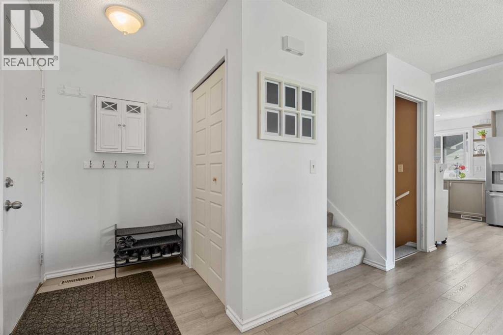 Photo 3 of 103 Thorson Place, Okotoks AB