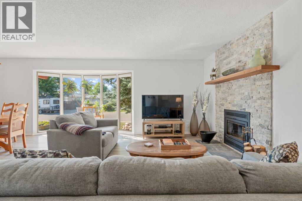 Photo 7 of 103 Thorson Place, Okotoks AB