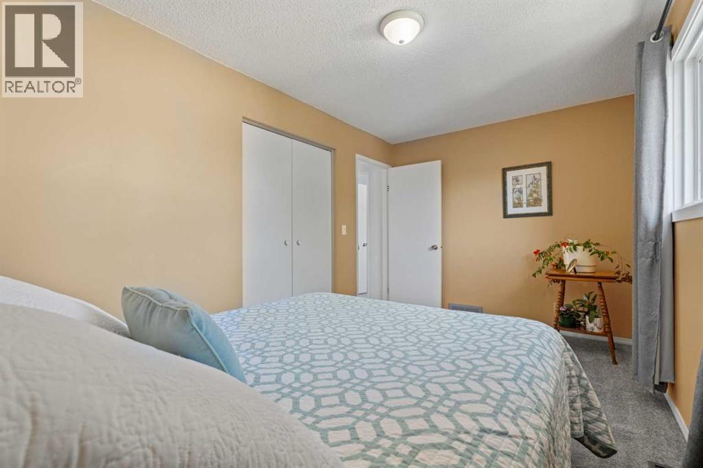 Photo 23 of 103 Thorson Place, Okotoks AB