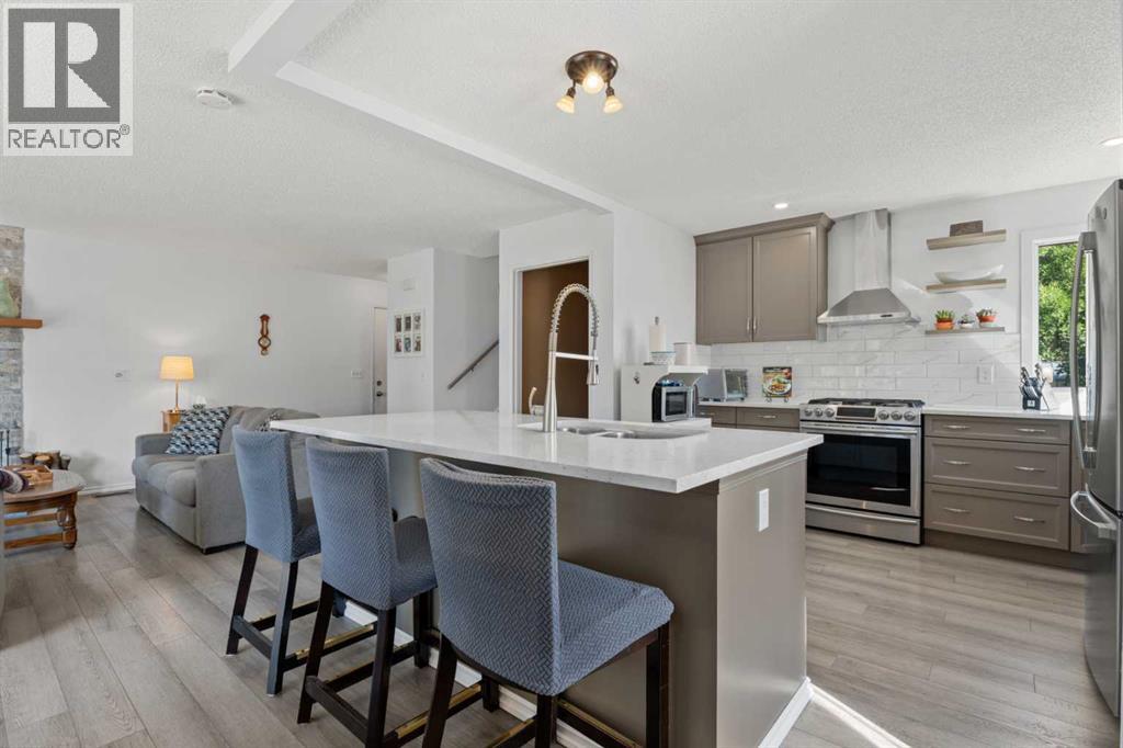 Photo 12 of 103 Thorson Place, Okotoks AB