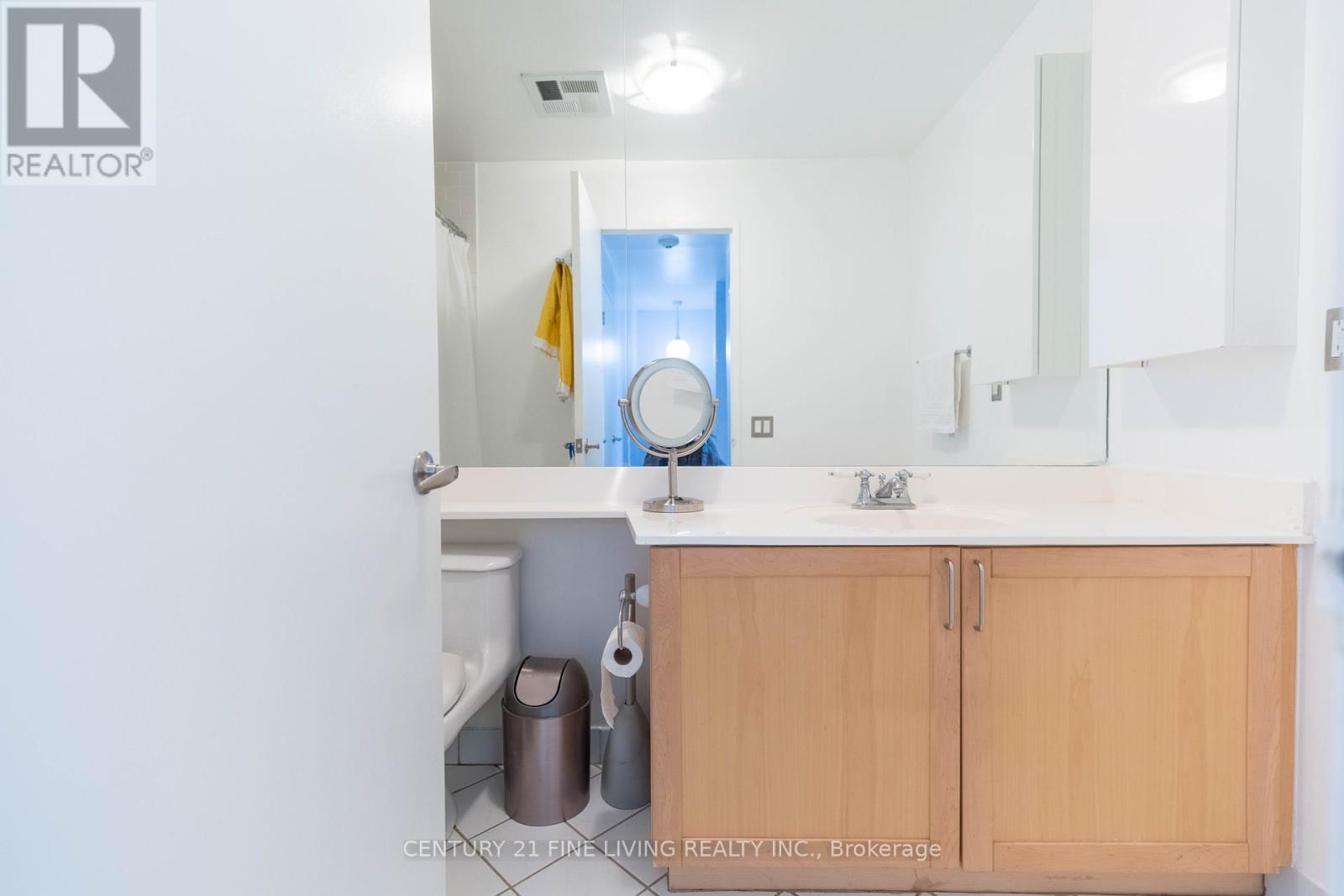 Photo 10 of 419 901 Queen West Street W, Toronto ON