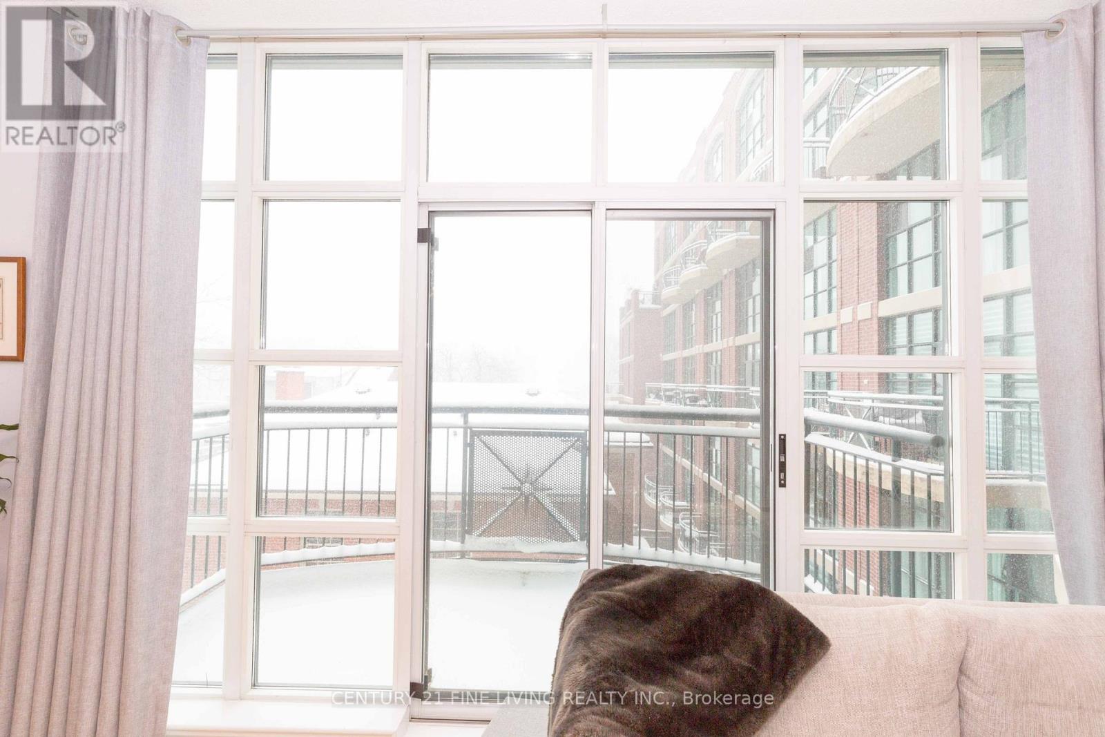 Photo 6 of 419 901 Queen West Street W, Toronto ON