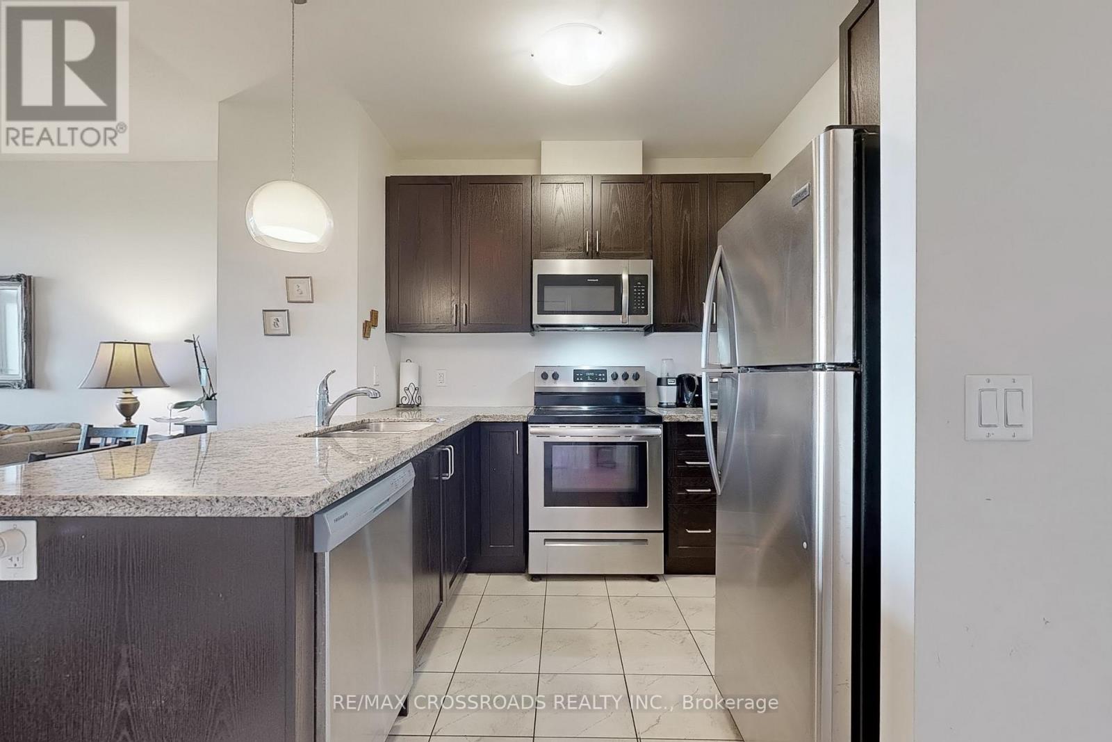 Photo 16 of 601 39 New Delhi Drive E, Markham ON