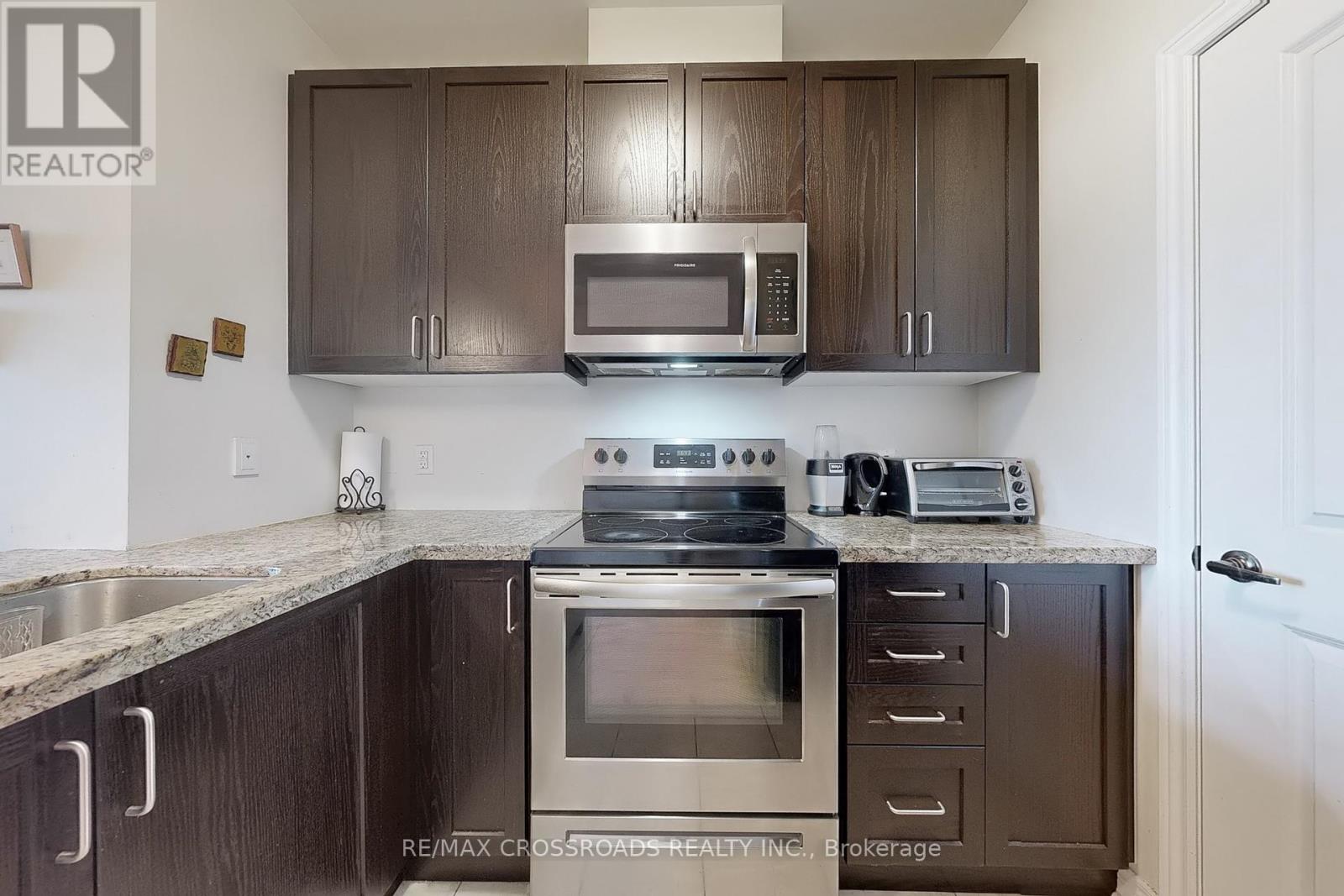 Photo 18 of 601 39 New Delhi Drive E, Markham ON