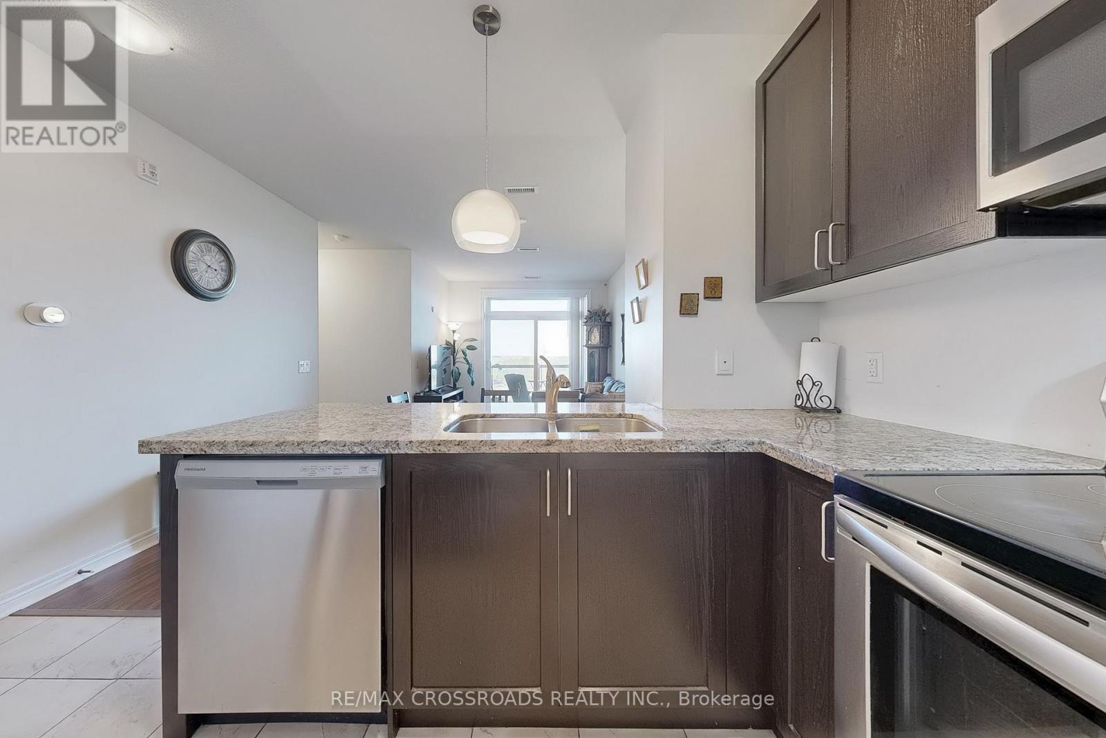 Photo 19 of 601 39 New Delhi Drive E, Markham ON